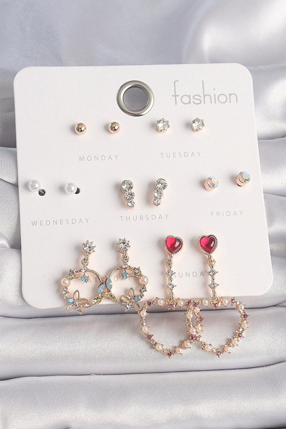 Pirinç Gold Renk Zirkon Taşlı Sallantı Kalp Figür 7 Çift Kadın Küpe Seti