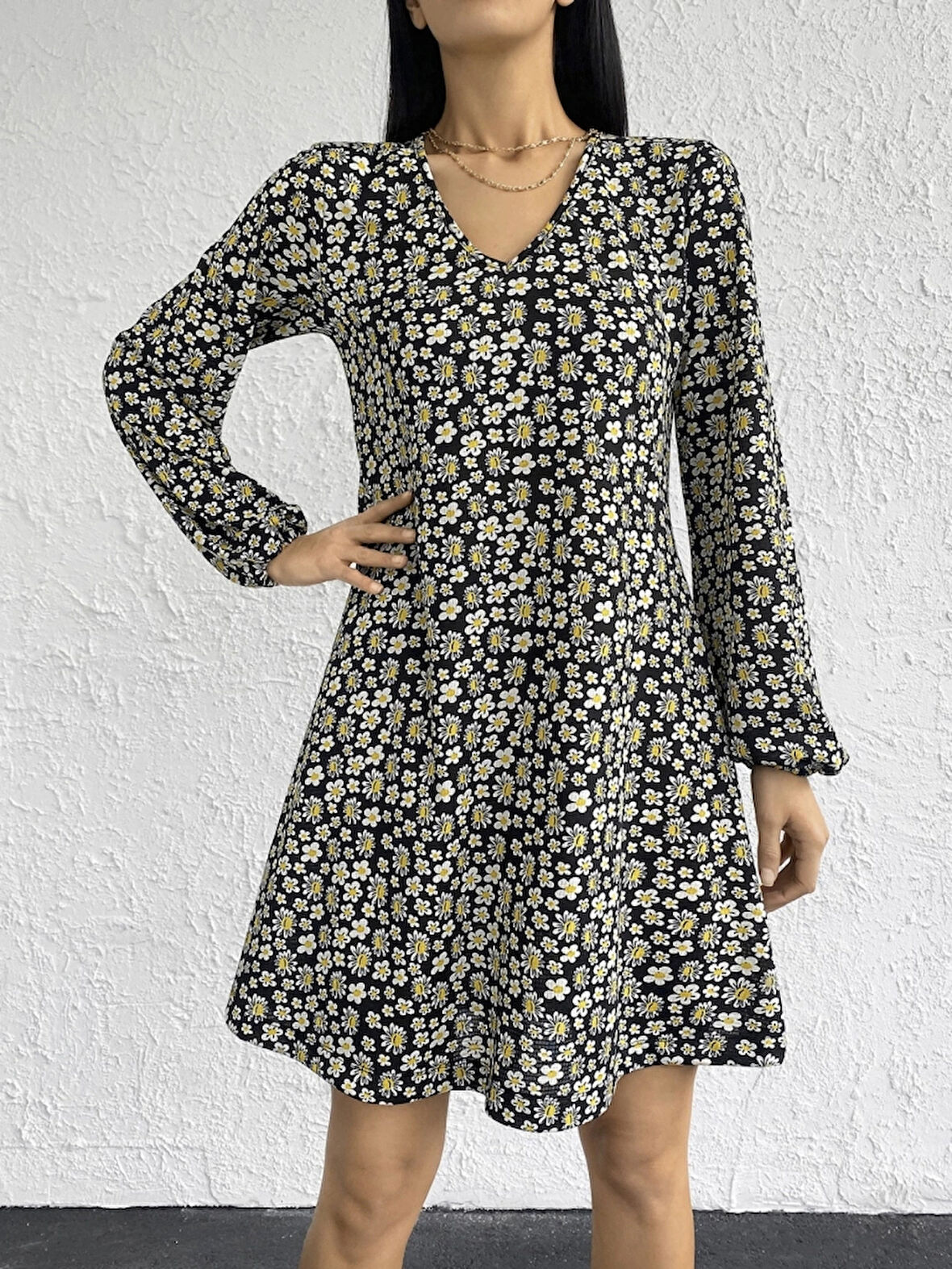 Kadın Uzun Kollu V Yaka çiçek Desenli Helen Kumaş Elbise