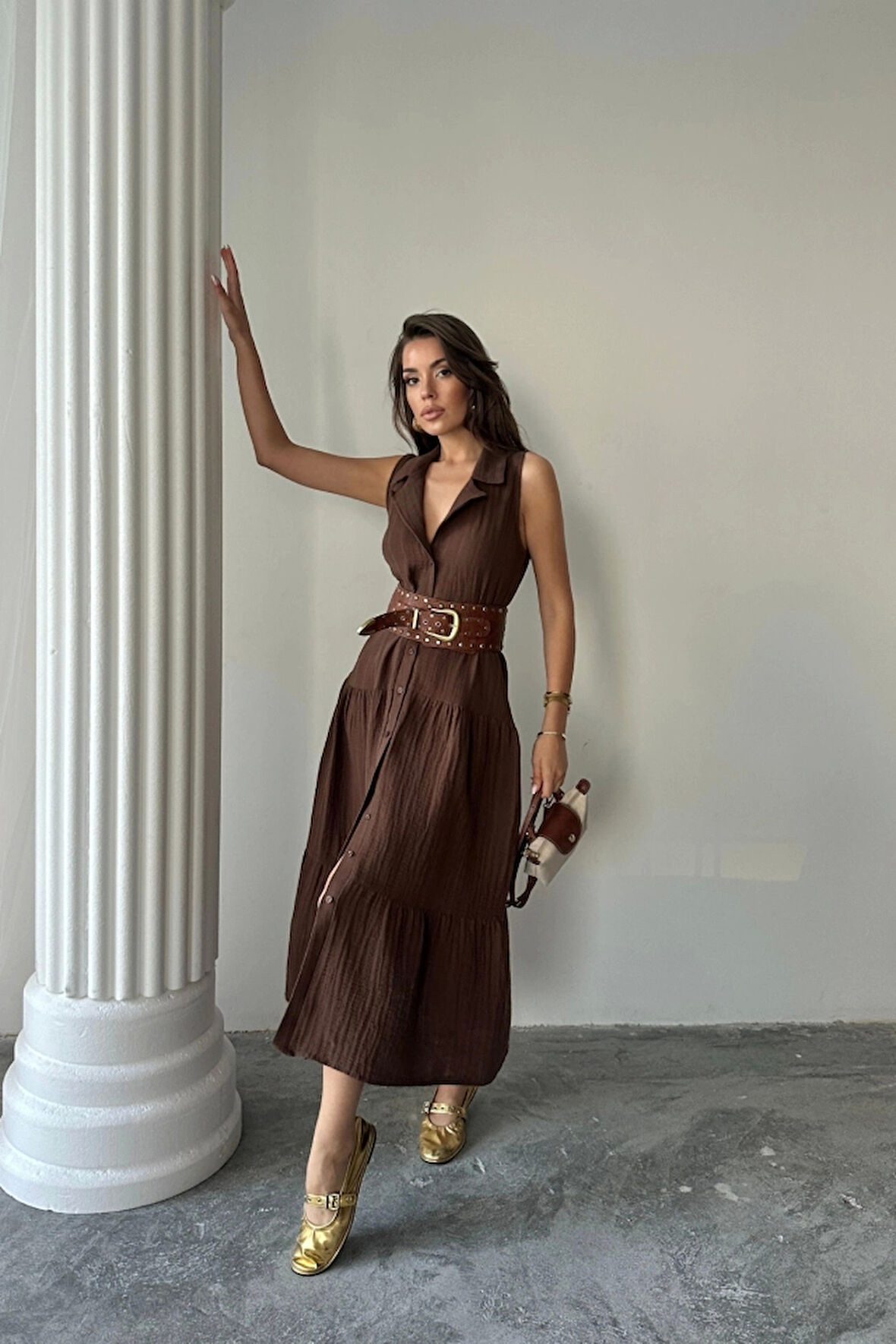 MÜSLİN ELBİSE GÖMLEK YAKA KOLSUZ ÖNDEN DÜĞMELİ - Kahverengi