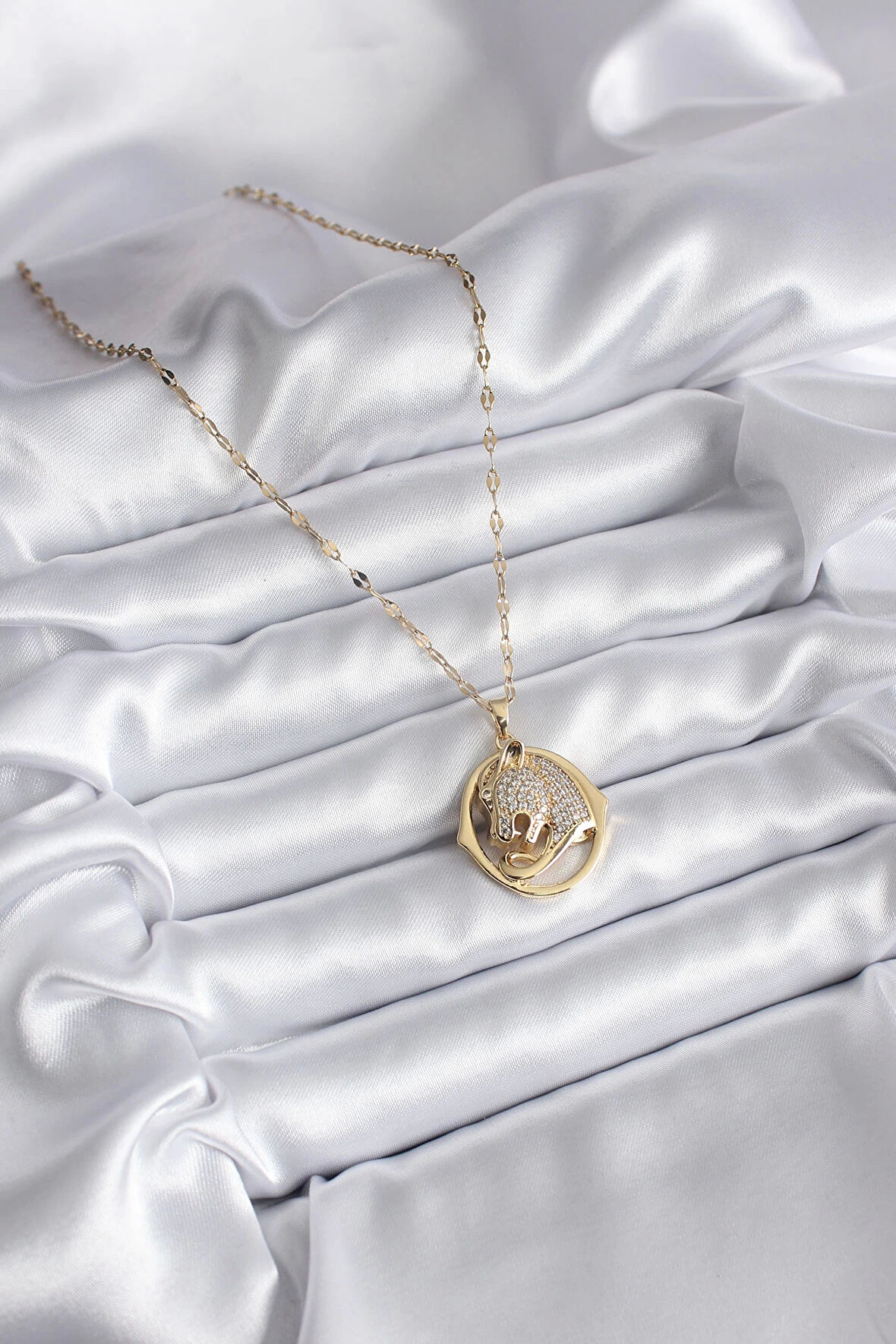 316L Çelik Gold Renk Zirkon Taşlı Puma Model Kadın Kolye