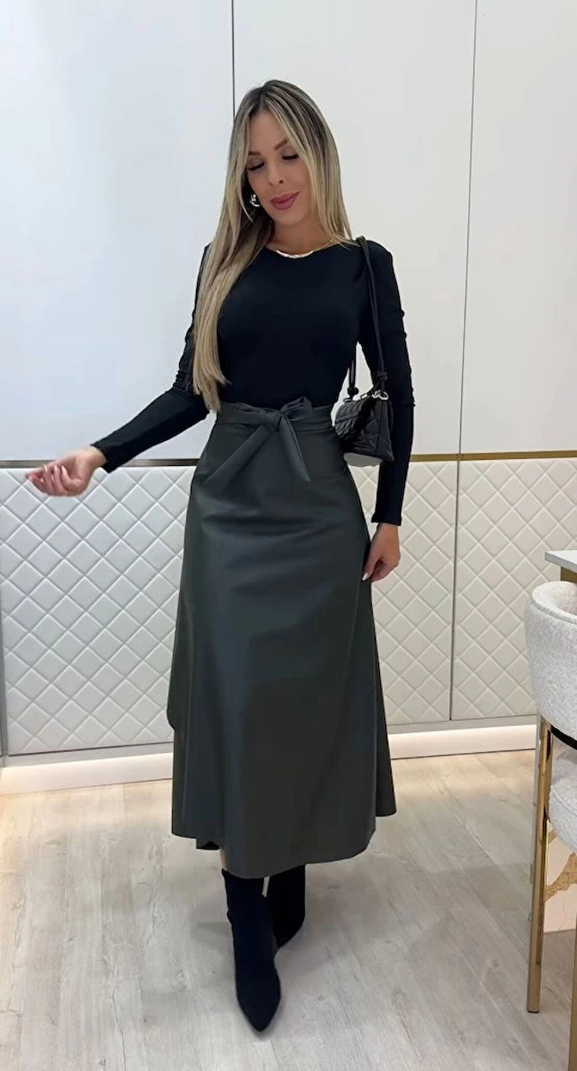 Kadın Belden Kuşaklı Uzun Deri Etek