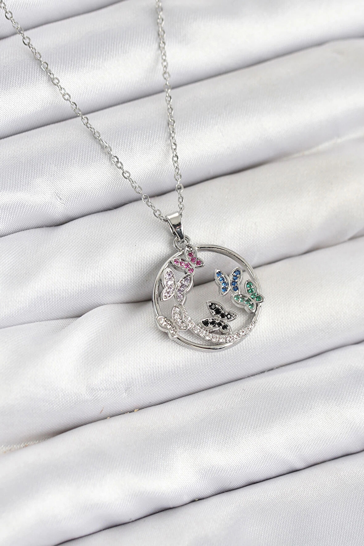 316L Çelik Zincir Gümüş Renk Zirkon Taşlı Kelebekli Kadın Kolye