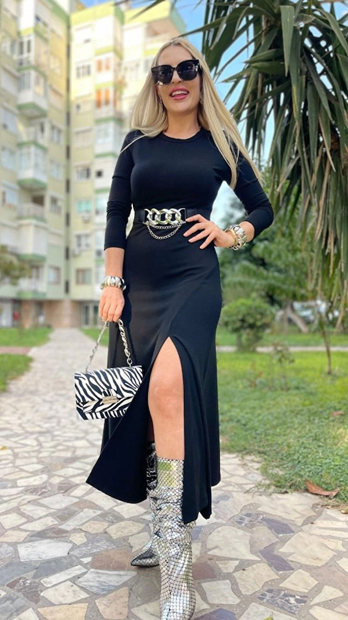 Kadın Uzun Kollu Bisiklet Yaka Yırtmaçlı Kemerli Uzun çilek Elbise