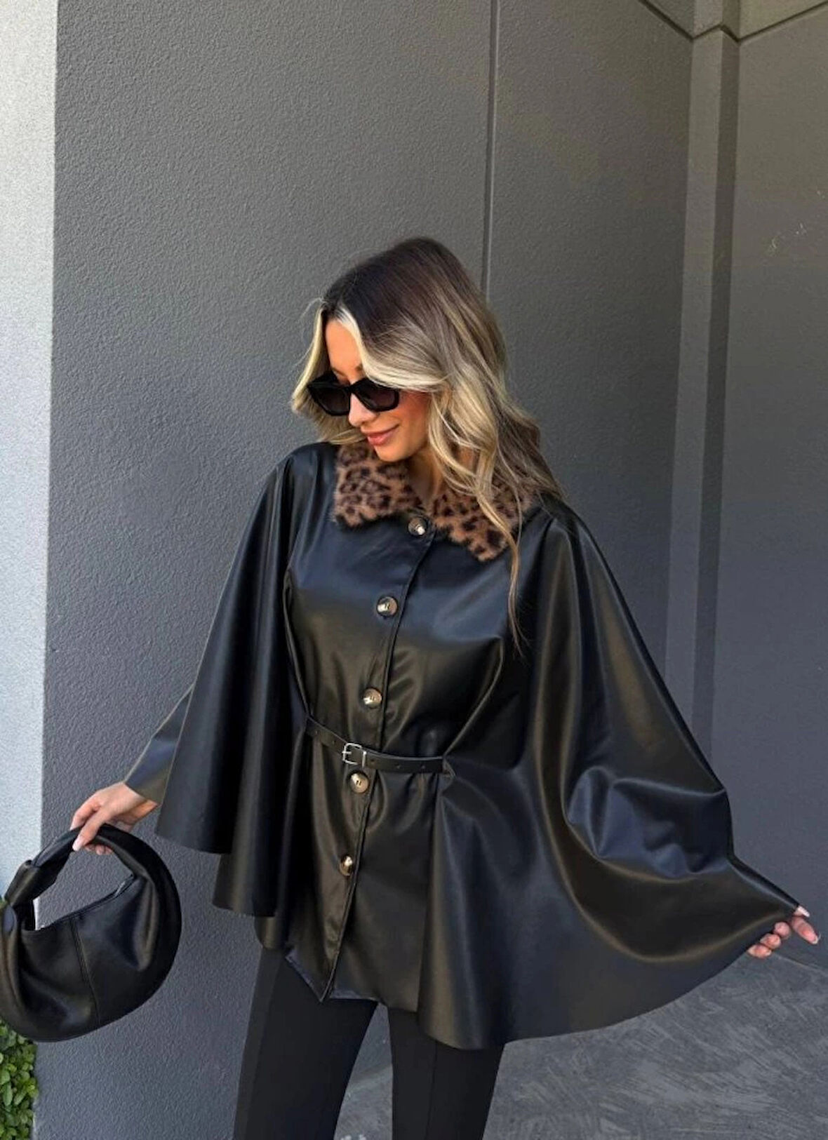 Kadın Uzun Kollu Leopar Yaka Detay Kuşak Dahil Deri Panço