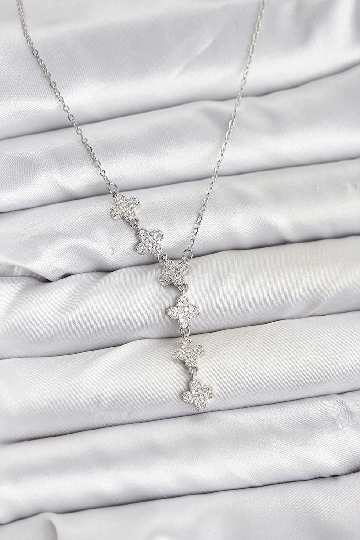 316L Çelik Zincir Gümüş Renk Yonca Model Kadın Kolye