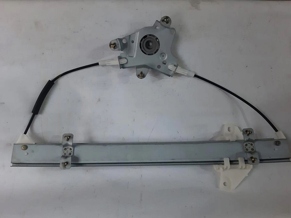 Hyundai Accent 1994-1999 Yumurta Kasa Ön Sol kapı Cam Krikosu elektrikli ve motor hariç şöför tarafı Kore malı kaliteli 82403-22011 motor bağlanma yeri frezeli Göbek lidir