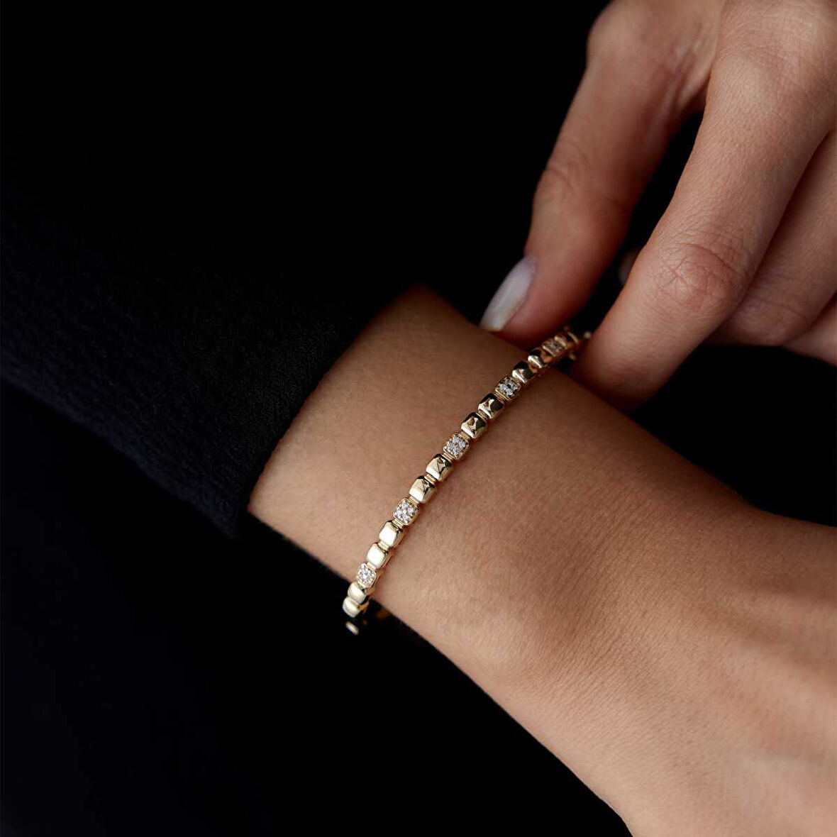 Dörtgen Taşlı Kelepçe