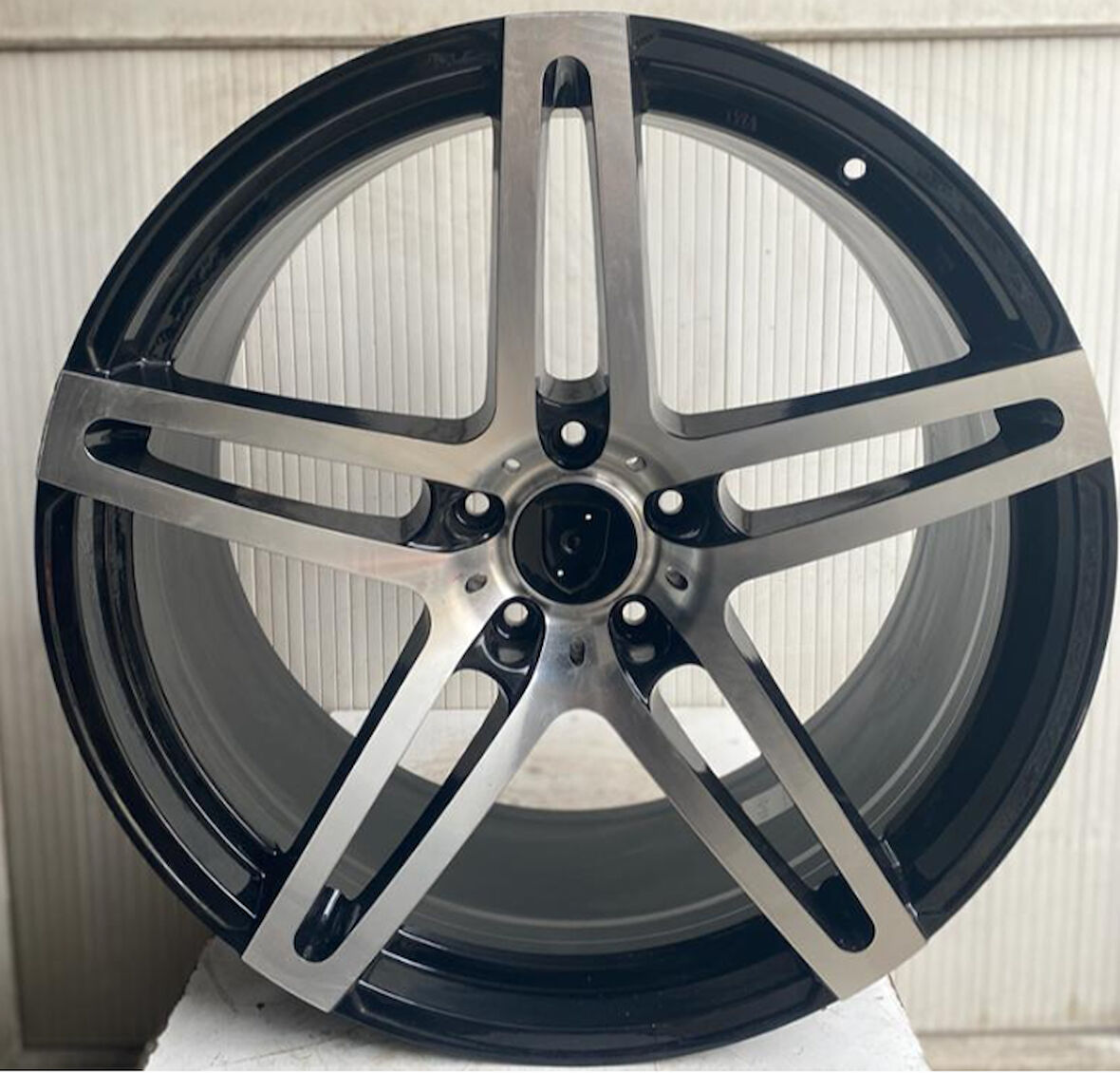 5*130*20*10.0 ET35 CH 71.5 5464 BLACK DIAMOND