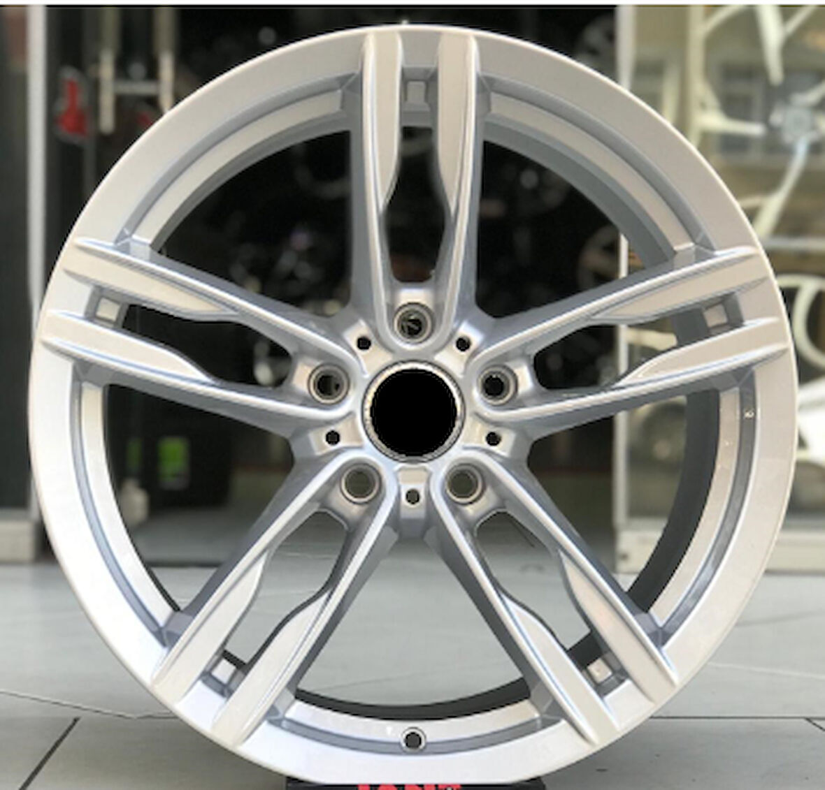 5*120*18*9.0 ET40 72.6 A202 SILVER