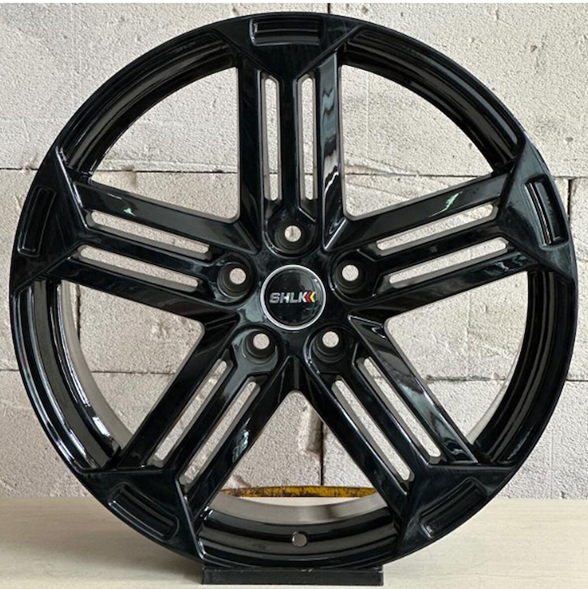 5*112*19*8.0 ET45 CH57.1 SHLK BLACK