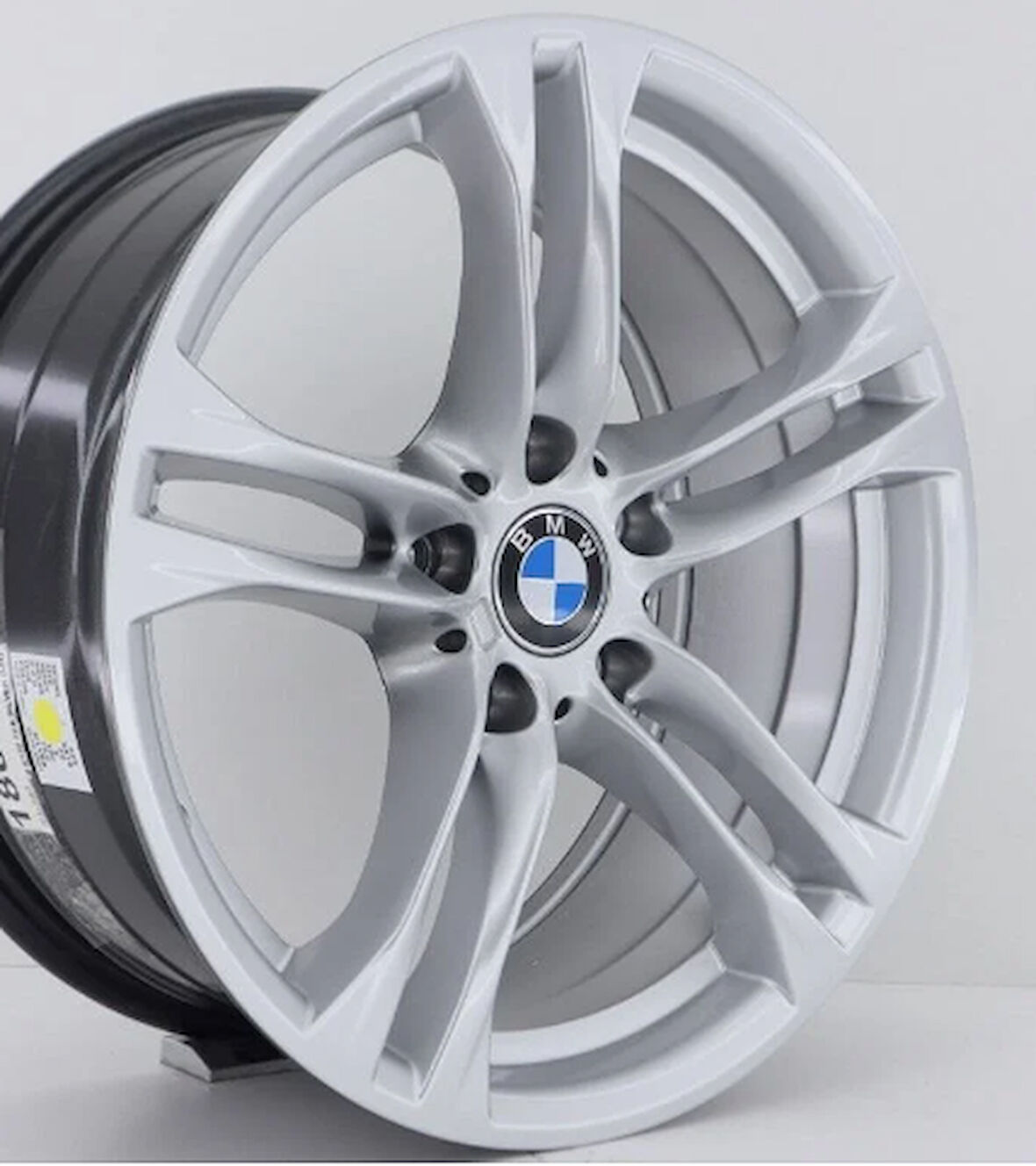 5*120*18*8.0 ET30 CH72.6 SILVER 143