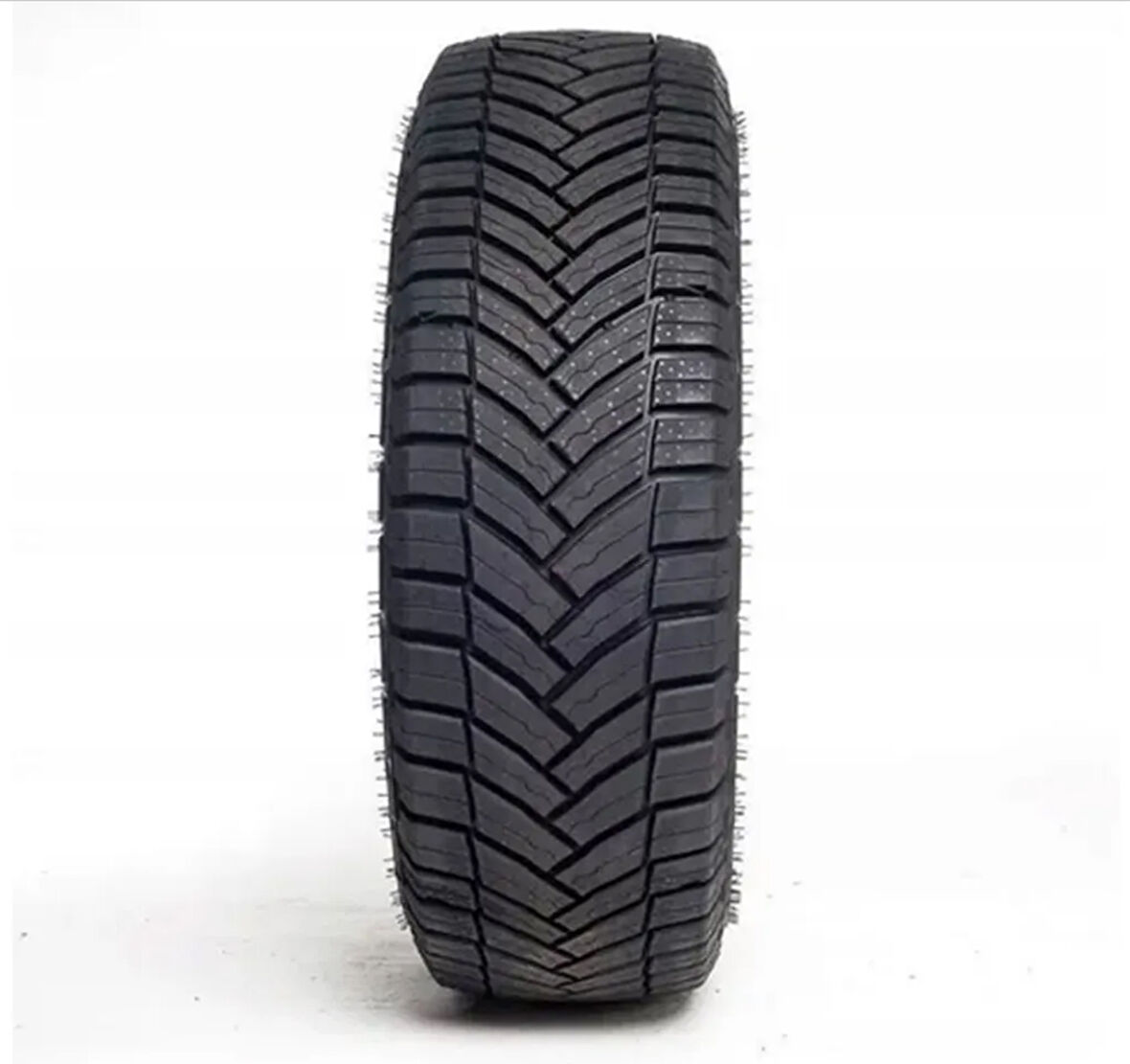 215/65R16C 109/107T 8PR AGILIS CROSS CLIMATE MICHELIN