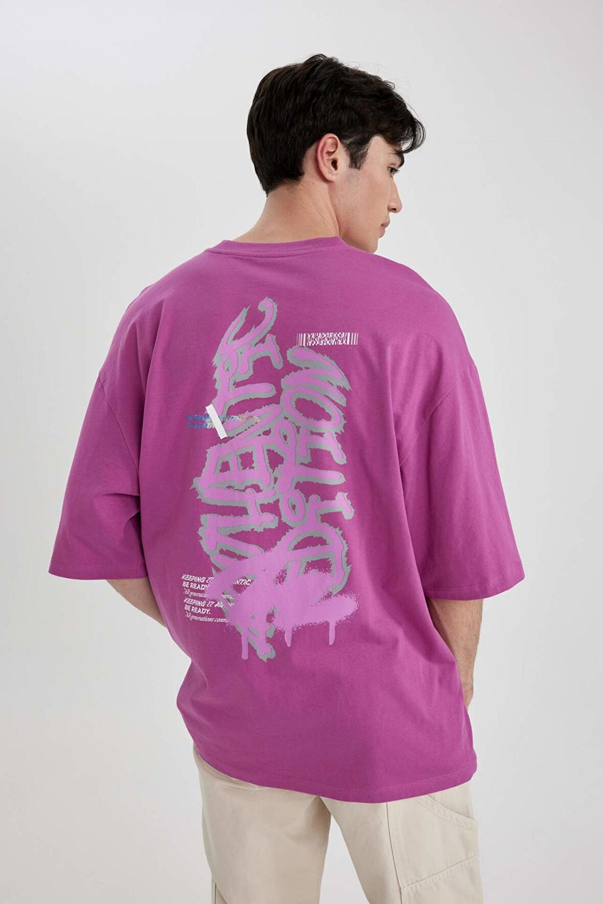 DeFacto Loose Fit Bisiklet Yaka Sırt Baskılı Kısa Kollu Tişört B8937AX24SMPR191