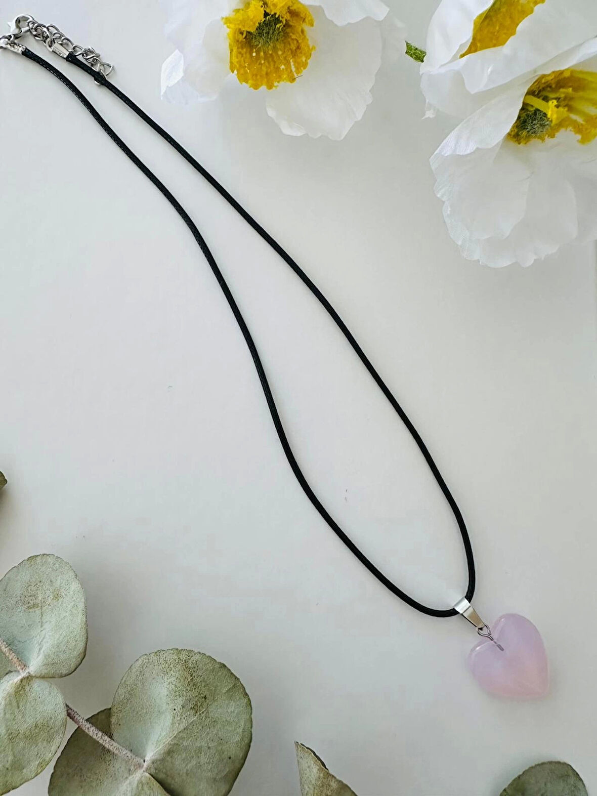 Lila Kalp Kolye – Siyah İpli El Yapımı Tasarım