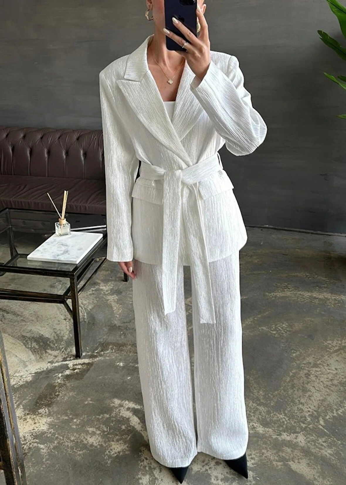 Ekru Beli Kuşaklı Ceket Ve Pantolon Parlak Takım