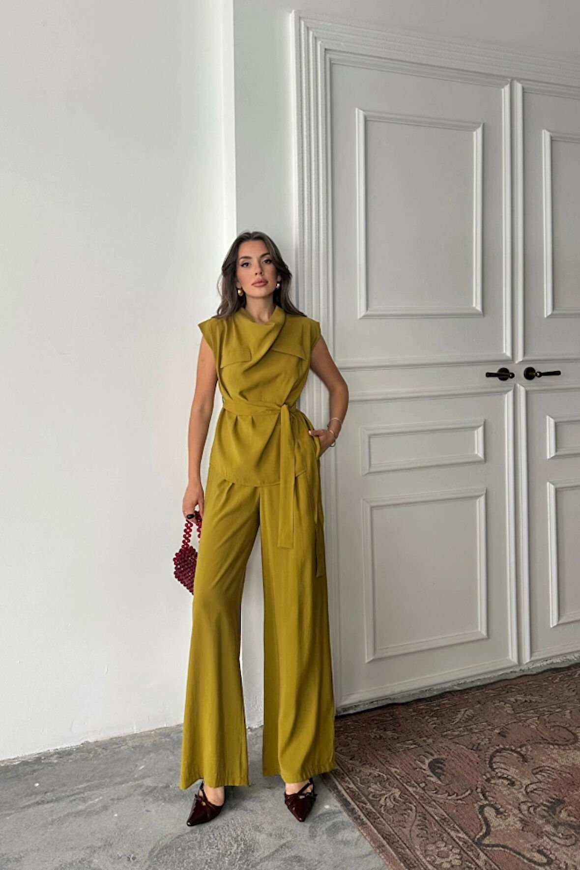 TENCEL ODAL KOLSUZ BLUZ KAPALI CEP DETAYLI DÖKÜLÜ  PANTOLON TAKI  Yağ Yeşili