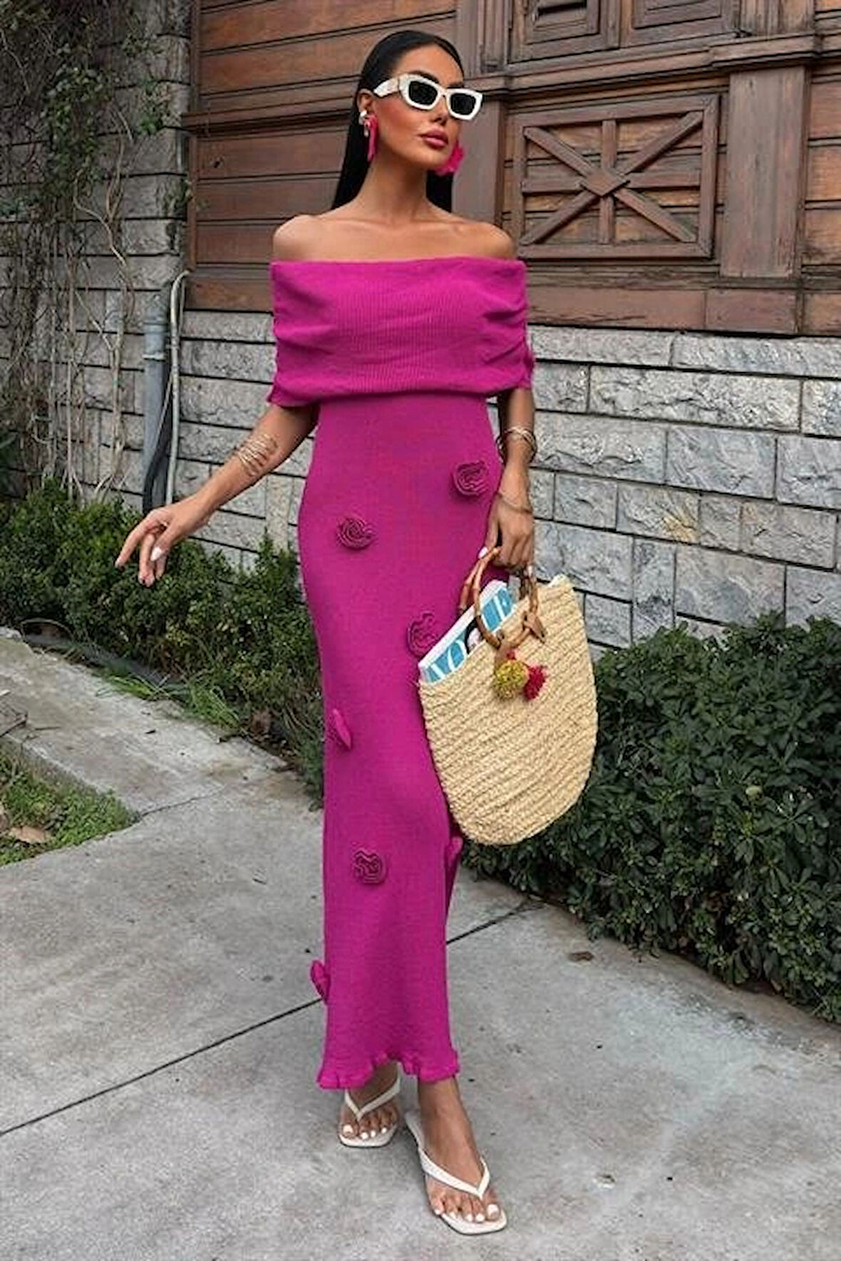 Eteği Gül Detay Madonna Yaka Elbise 2863