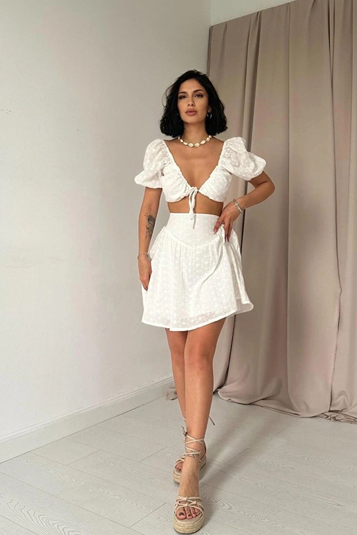 Ekru Brode Crop Ve ini Etek Takım