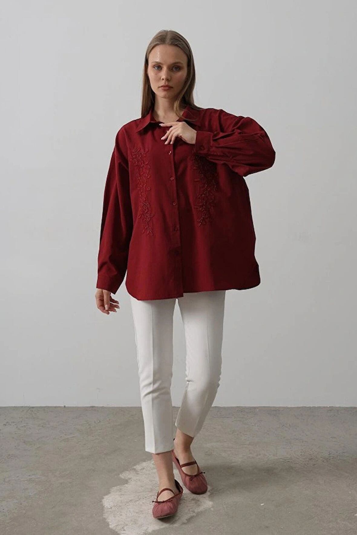 Boncuk Nakış Detaylı Uzun Gömlek  Bordo