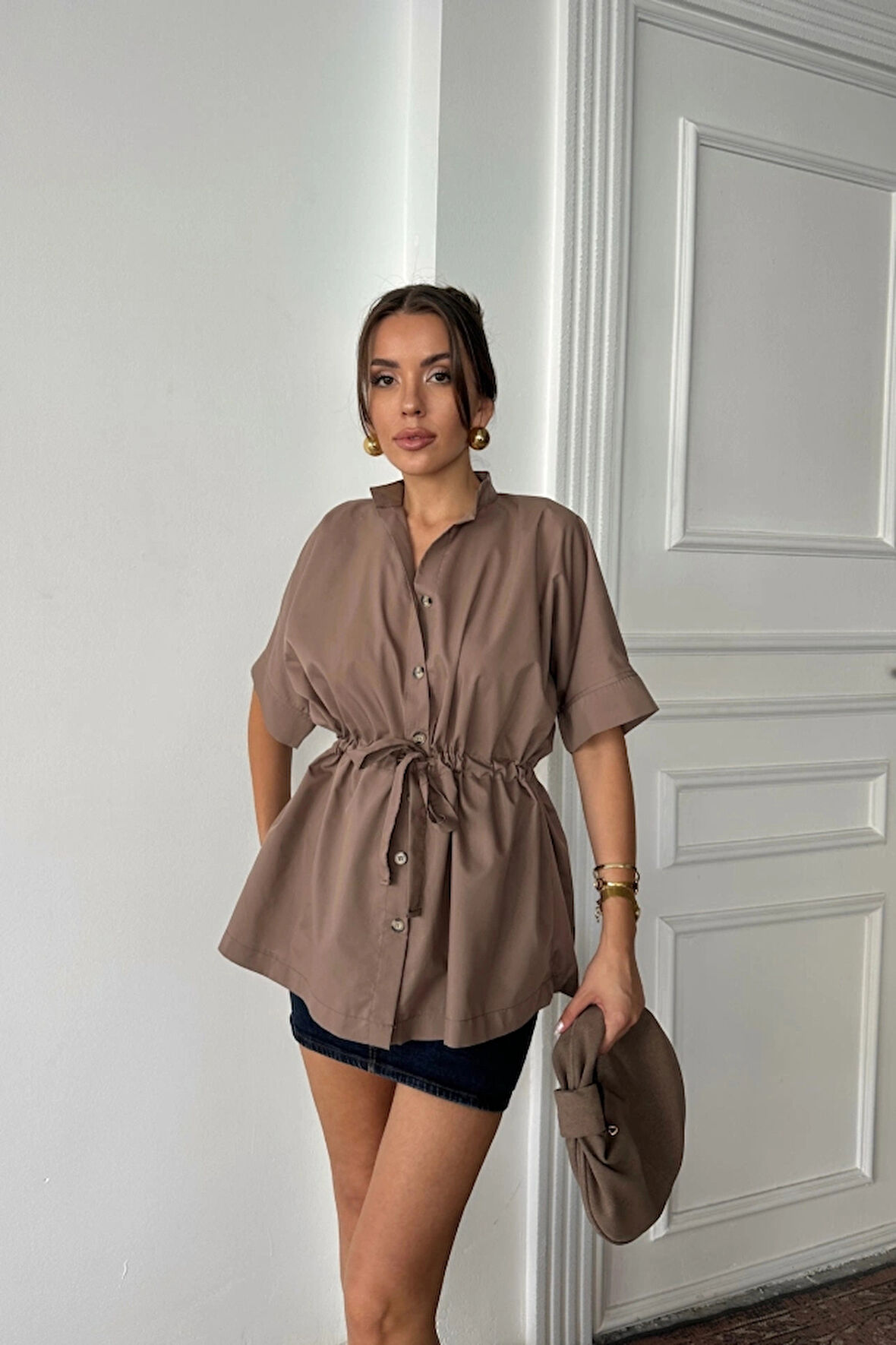 BEL BÜZGÜ DETAYLI POPLİN GÖMLEK  Kahverengi