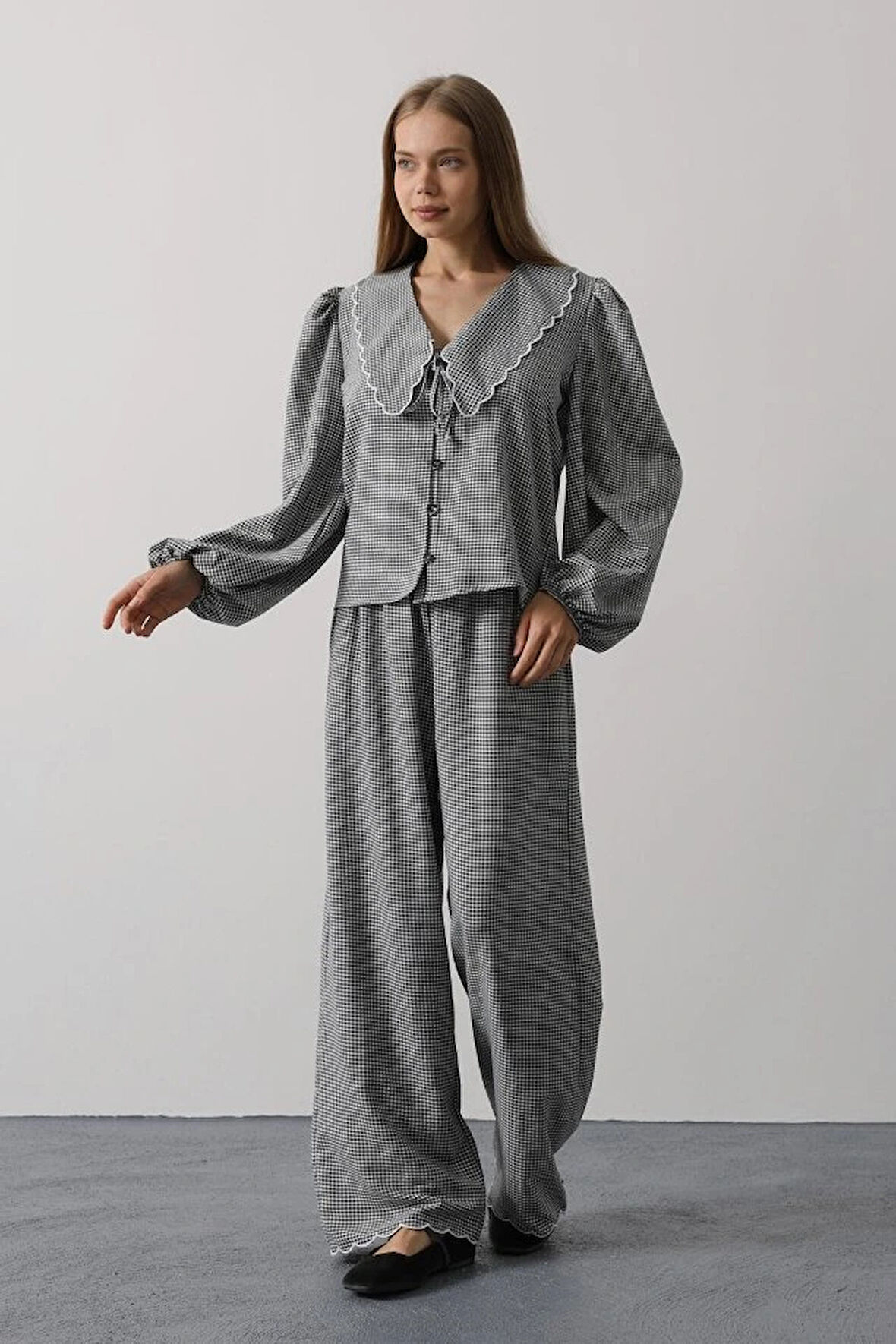 İşlemeli Bebe Yakalı Pantolon Takım  iyah