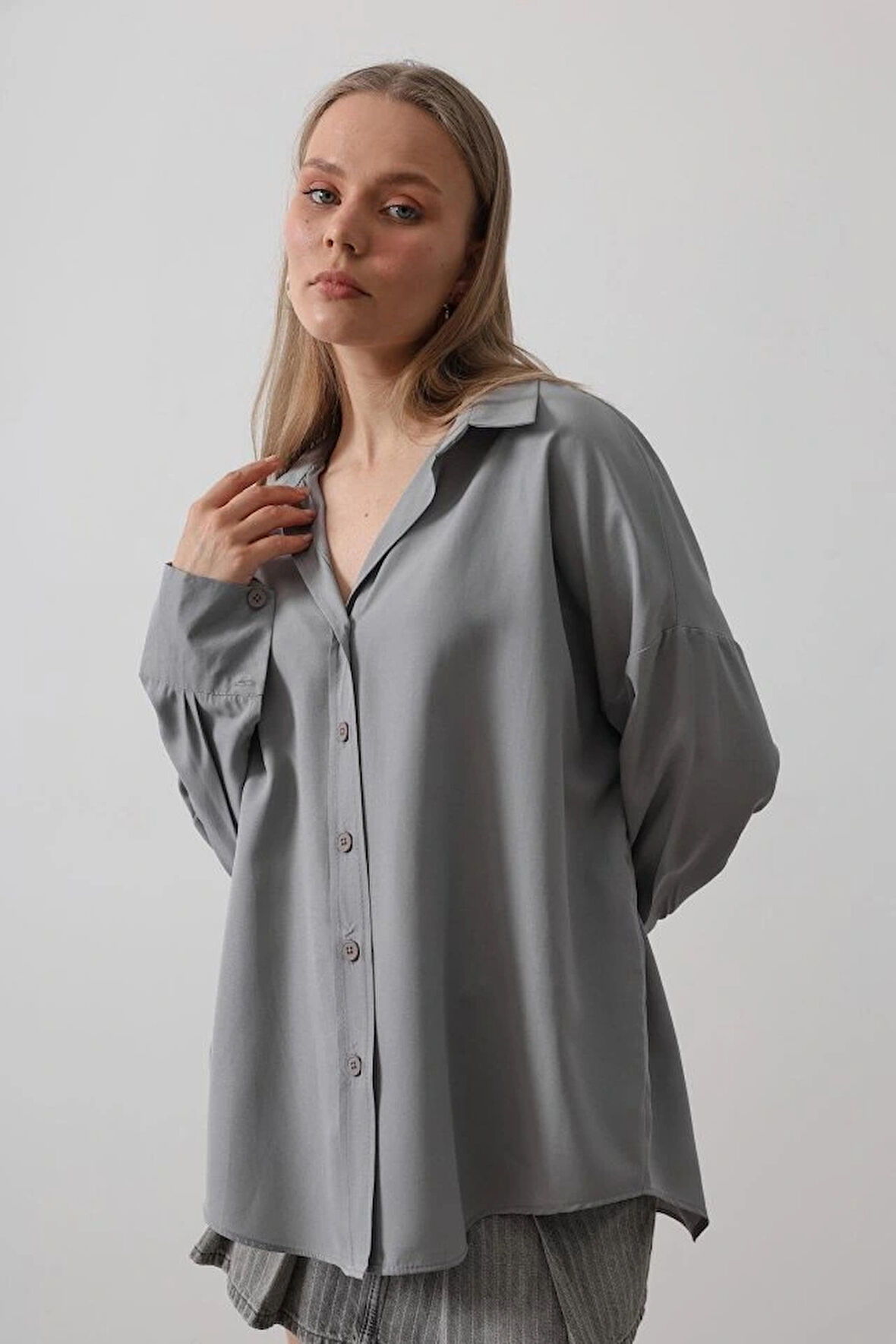 Geniş Manşet Detaylı Gömlek  Gri
