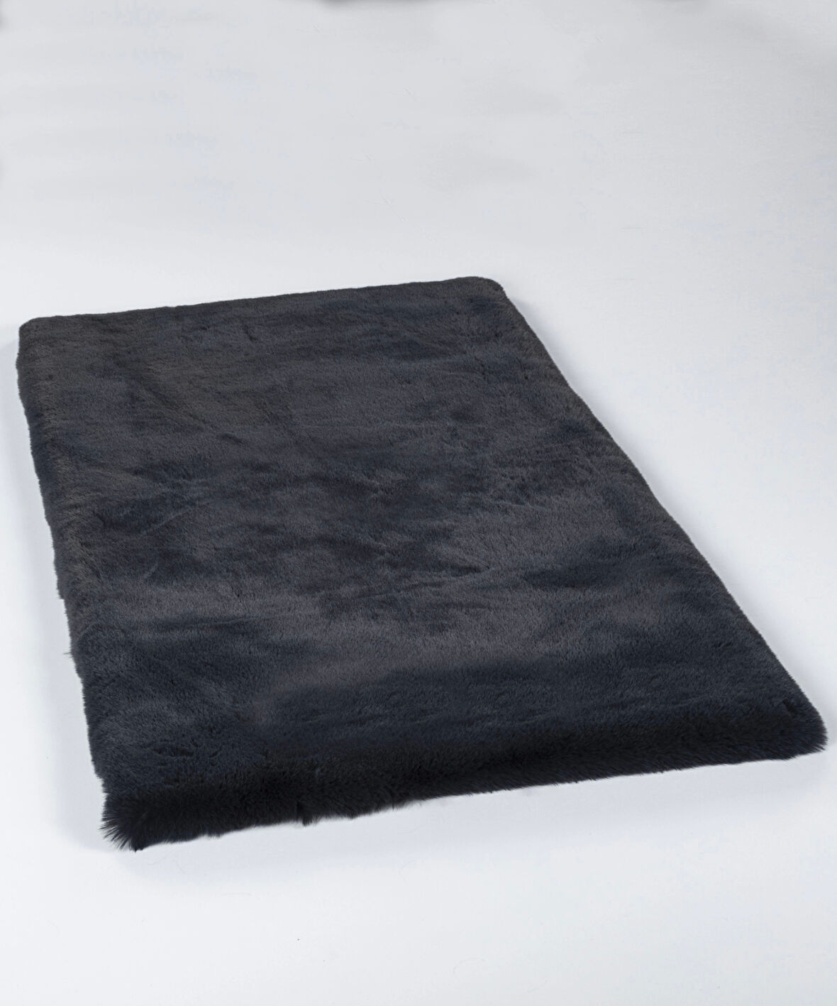 Apex Palma Antrasit Peluş Daire Halı