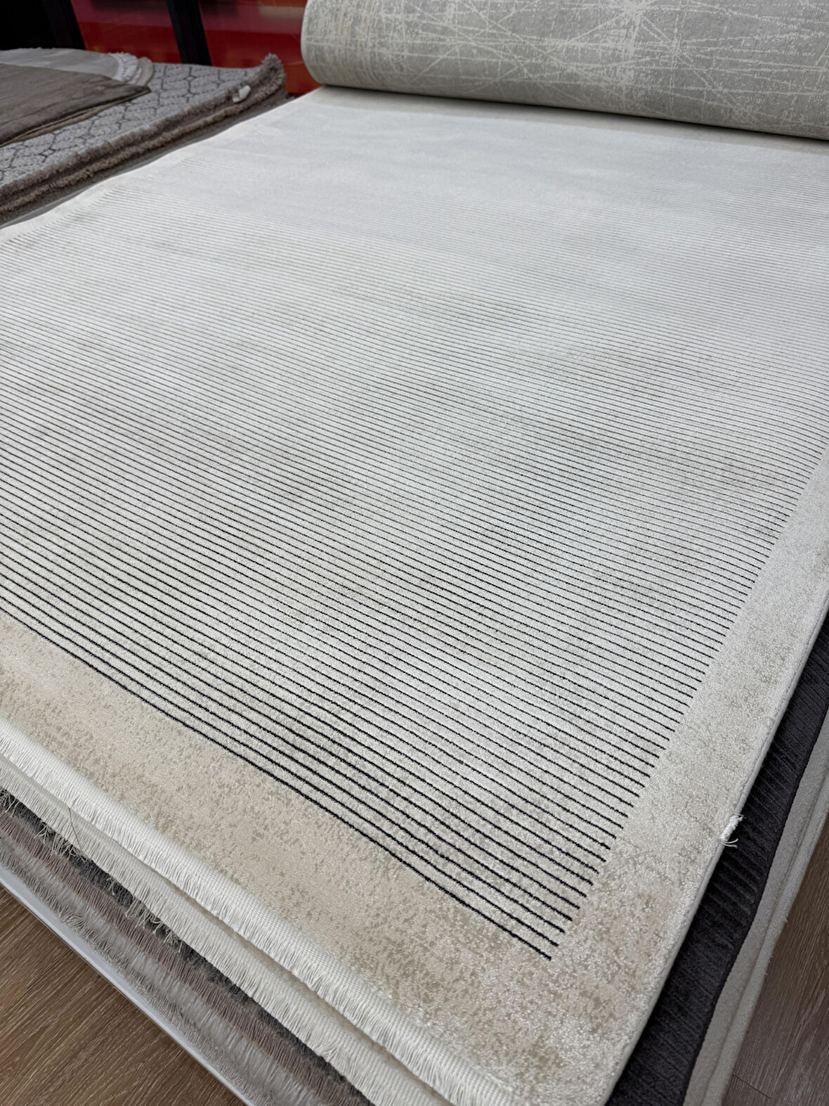 Hoom Rugs Elegant 10505 Krem Antrasit Bambu & Viskon 10 mm Hav Modern Salon Halısı