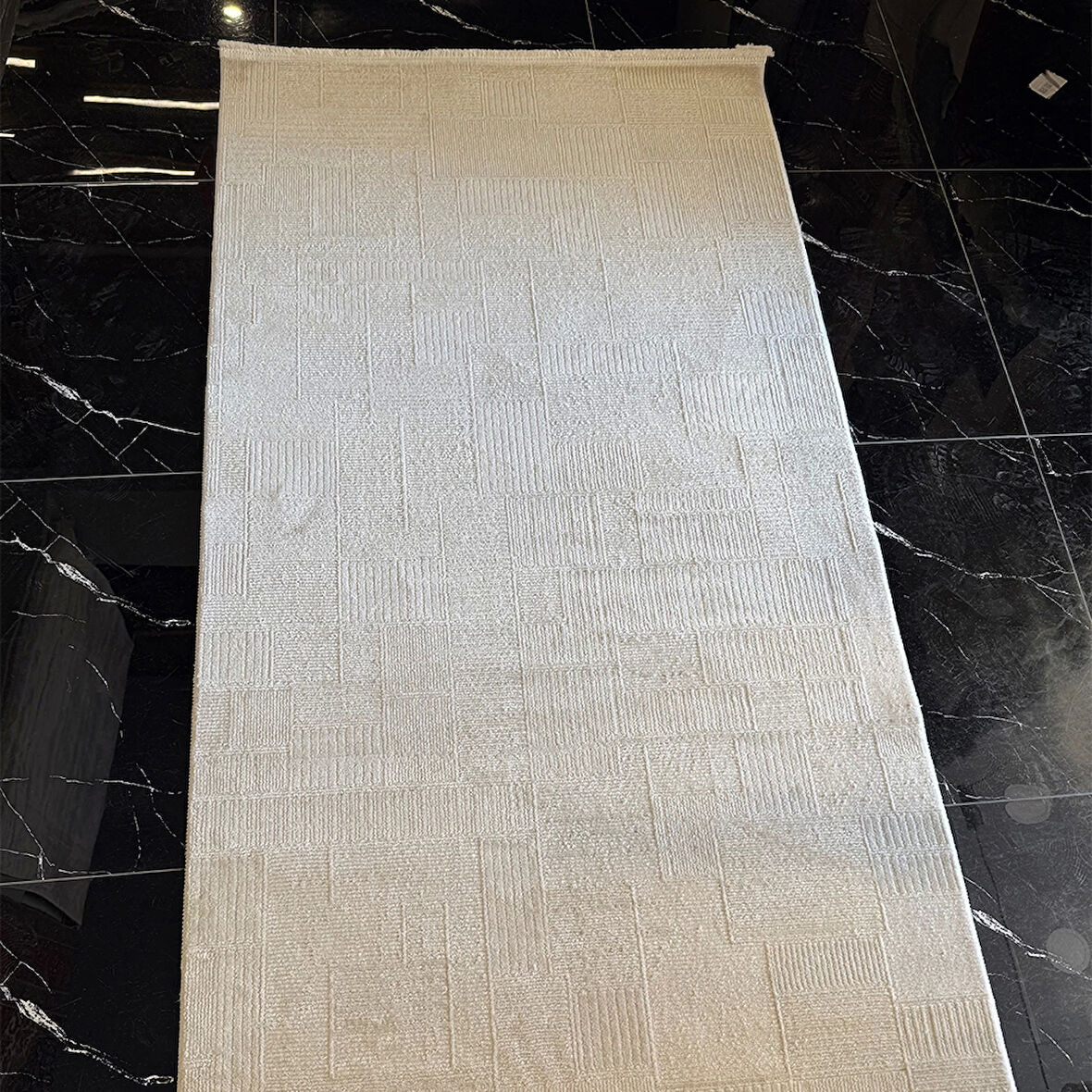 Hoom Rugs İpek 1134 Bej Yün Tuşeli Akrilik Pamuk Tabanlı Halı