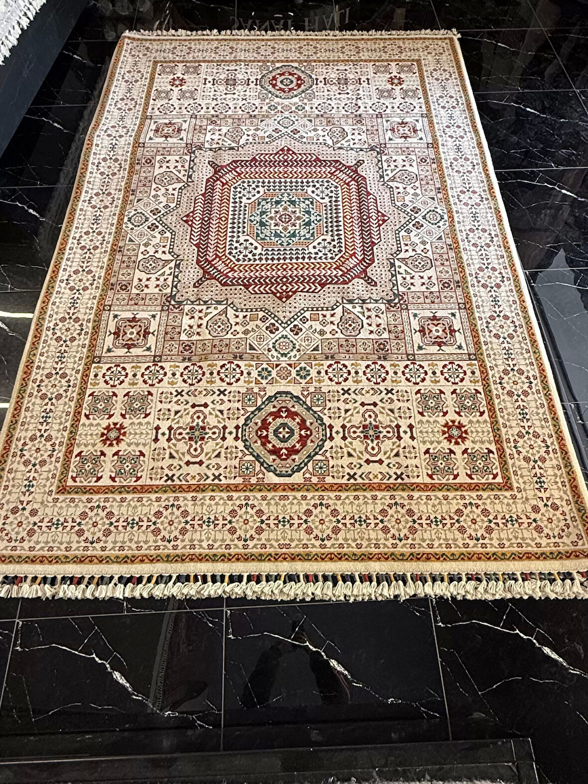 Hoom Rugs Sultani 822 Stone Klasik Salon Halısı