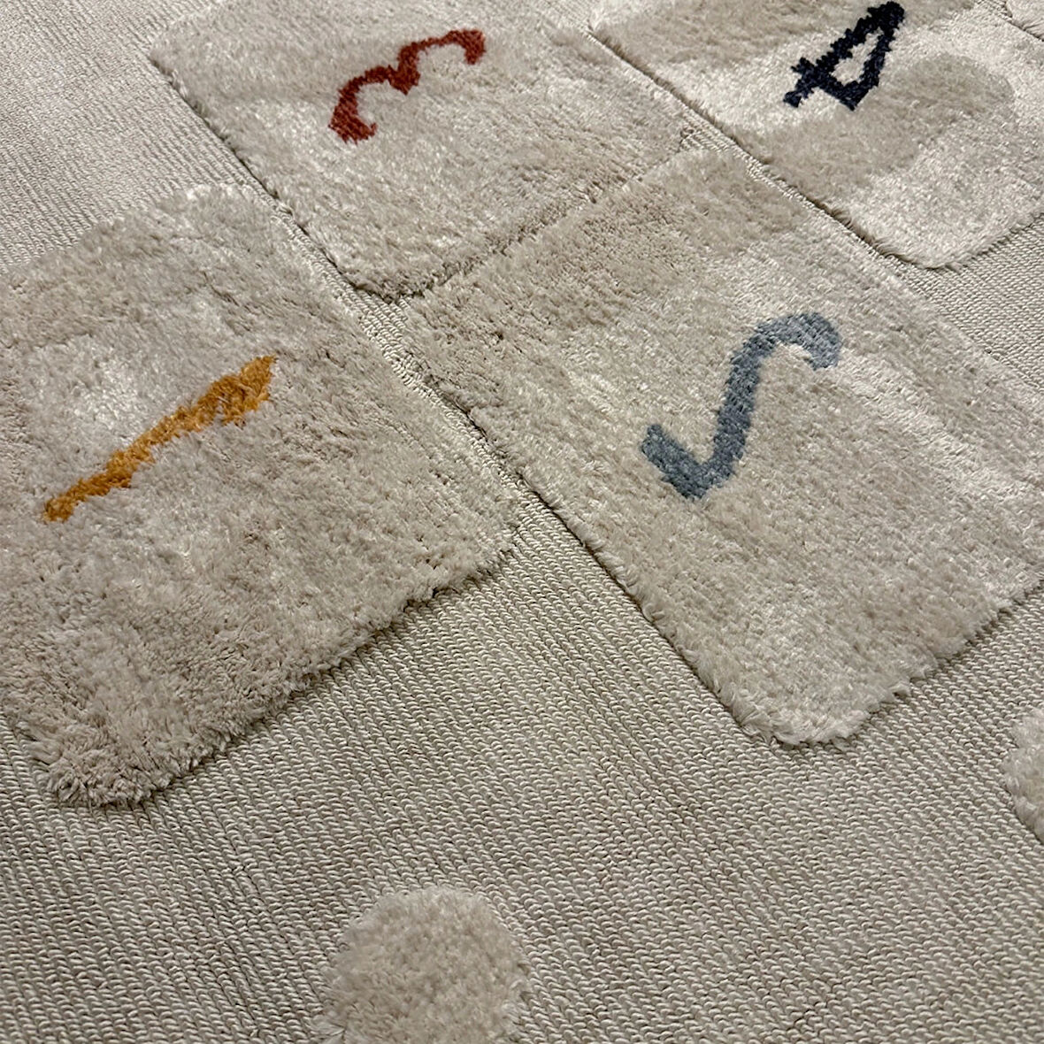 Hoom Rugs Kids Gökküşağı Desenli Antibakteriyel & Kolay Temizlenebilir Çocuk Halısı