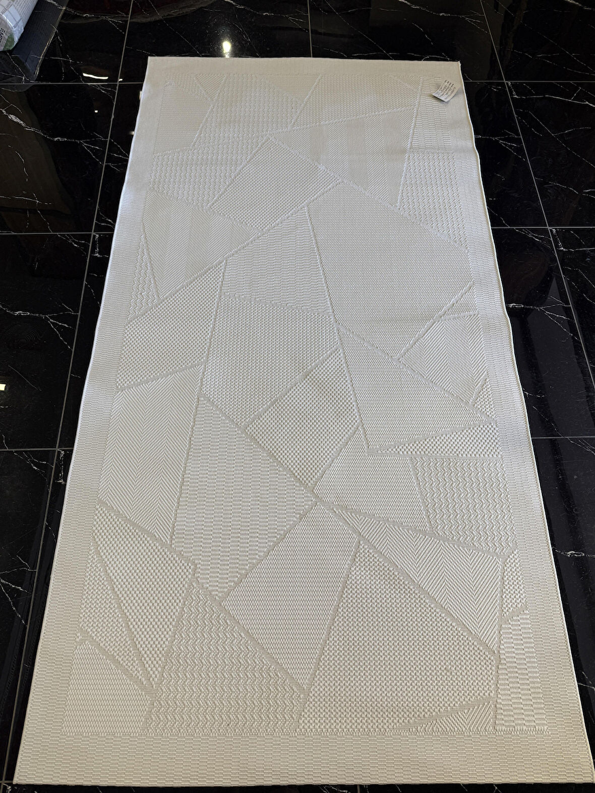 Eko Mono MNO LUX 01 White Hav Toz Vermez Kaymaz Tabanlı Şık Kilim