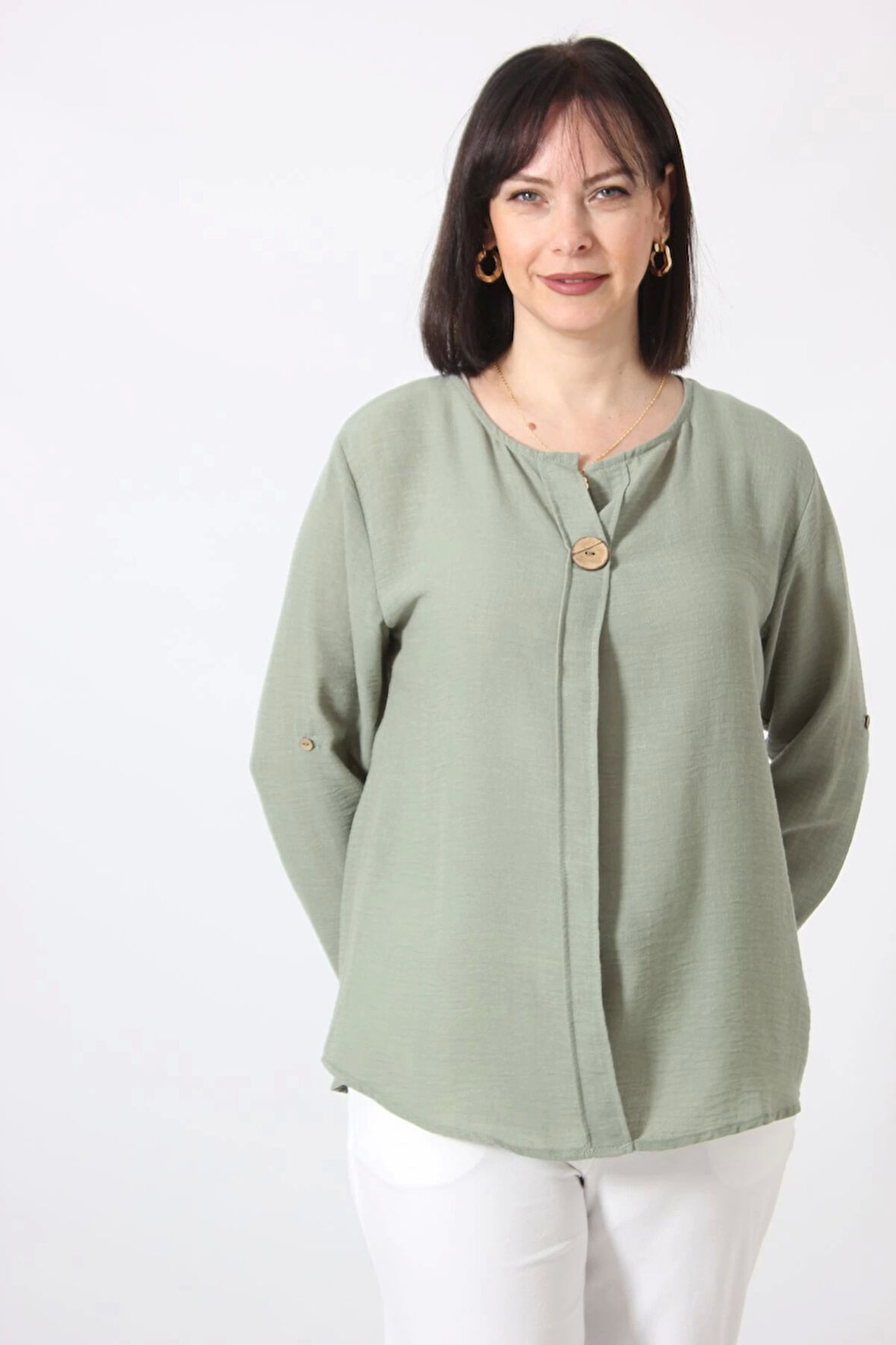 B-073 KOLU APOLETLİ YAKASI DÜĞME AKSESUARLI GİZLİ PİLELİ KETEN KADIN BÜYÜK BEDEN MİNT YEŞİLİ BLUZ