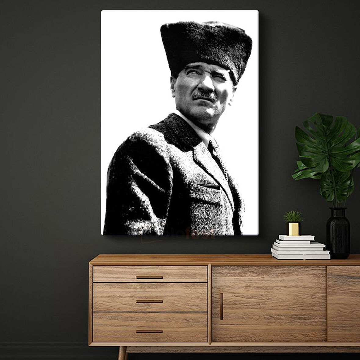 Kalpaklı Atatürk - Beyaz Fonda Portre Kanvas Tablo