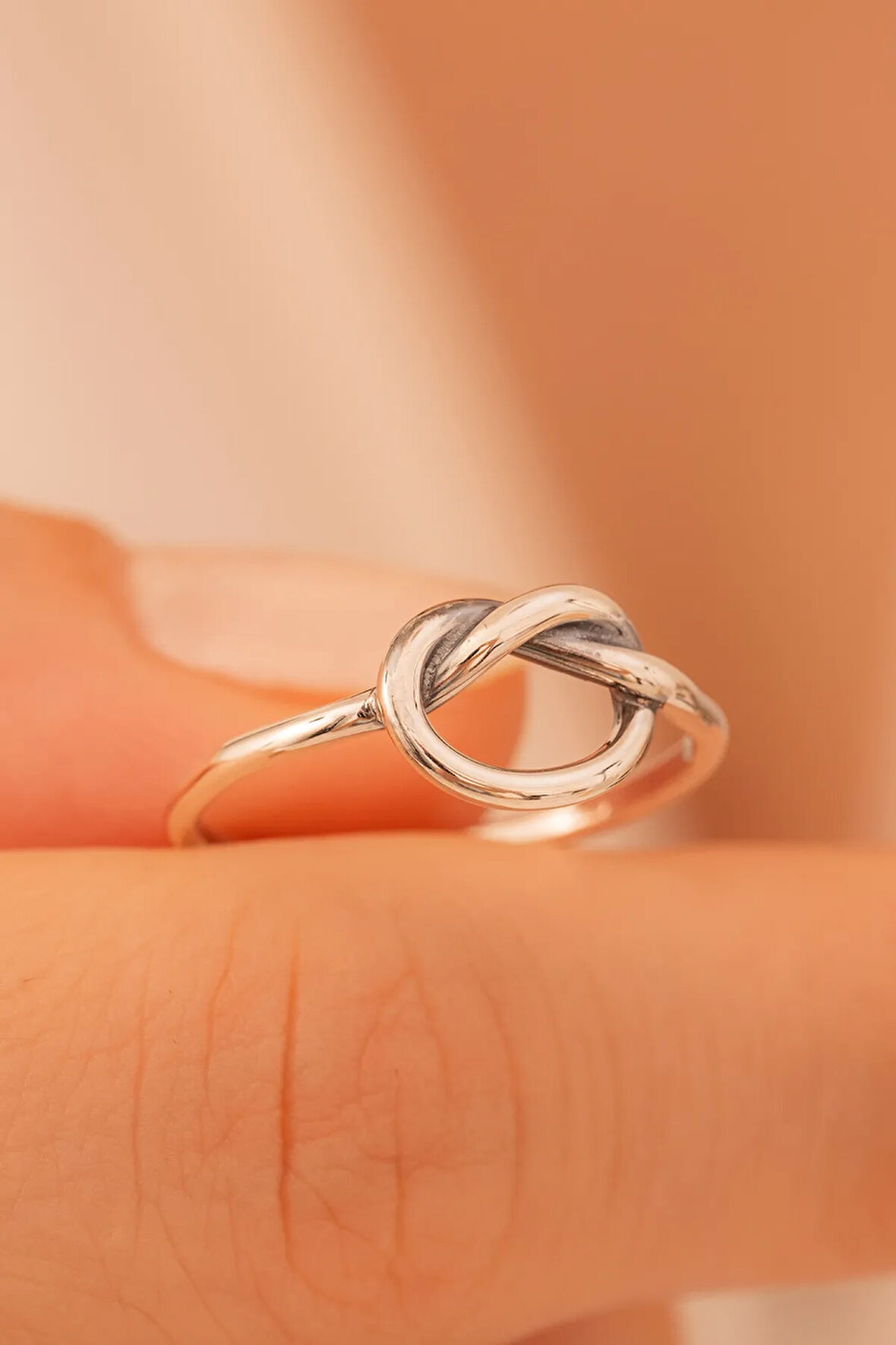 Kadın Gümüş Yüzük - El Işçiliği Oksitli Gümüş Aşk Düğümü Model 2 Kadın Yüzük