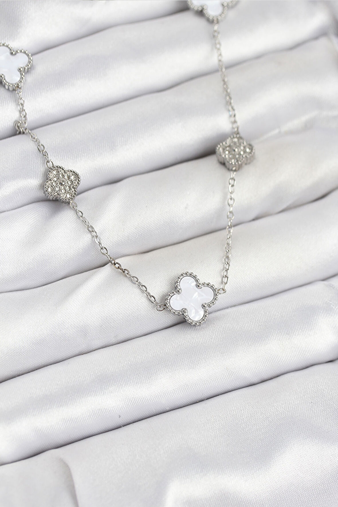 316L Çelik Zincir Gümüş Renk Beyaz ve Zirkon Taşlı Yonca Kadın Kolye - TJ-BKO10588