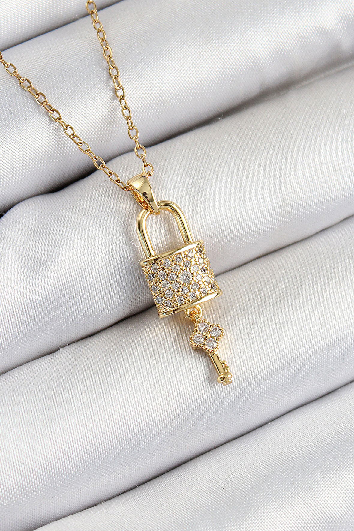 316L Çelik Zirkon Taşlı Kilit Ve Sallantılı Anahtar Model Gold Renk Kadın Kolye - TJ-BKO10353