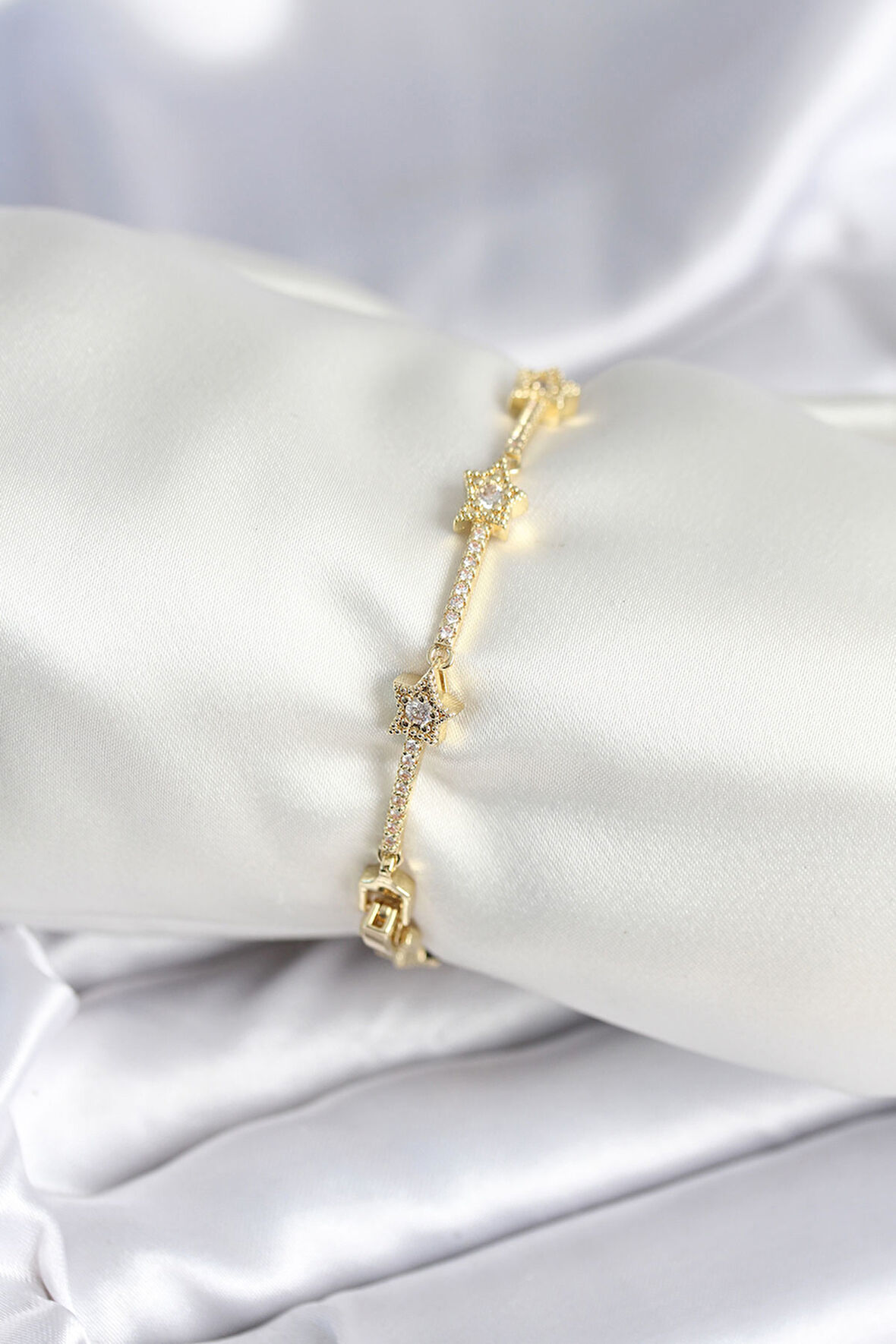 Pirinç Gold Renk Halley Yıldız Model Kadın Bileklik - TJ-BB7984