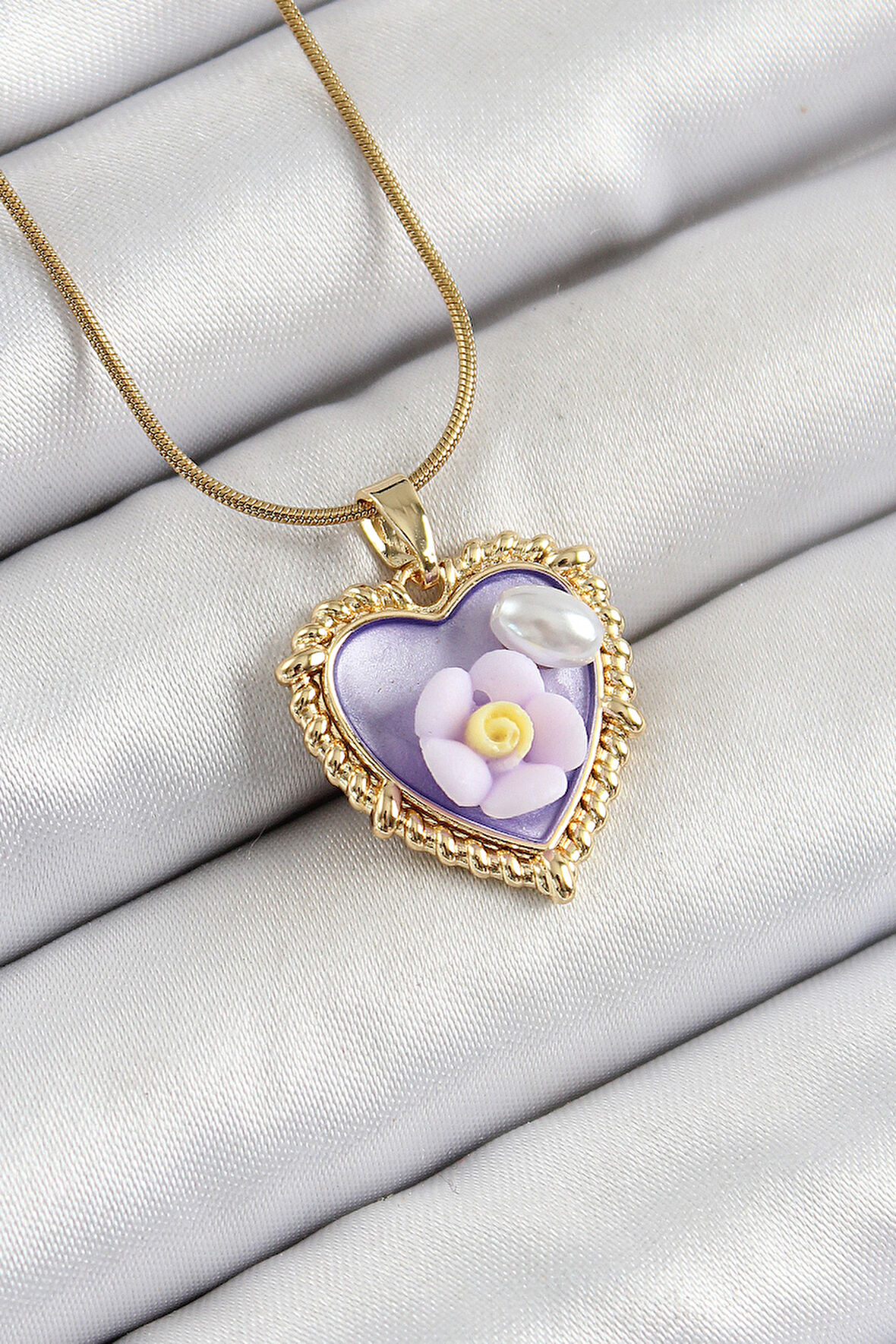 316L Çelik Zincir Mor Sanatsal Portre İnci Detaylı Papatya Figürlü Kalp Model Gold Renk Kadın Kolye - TJ-BKO10272