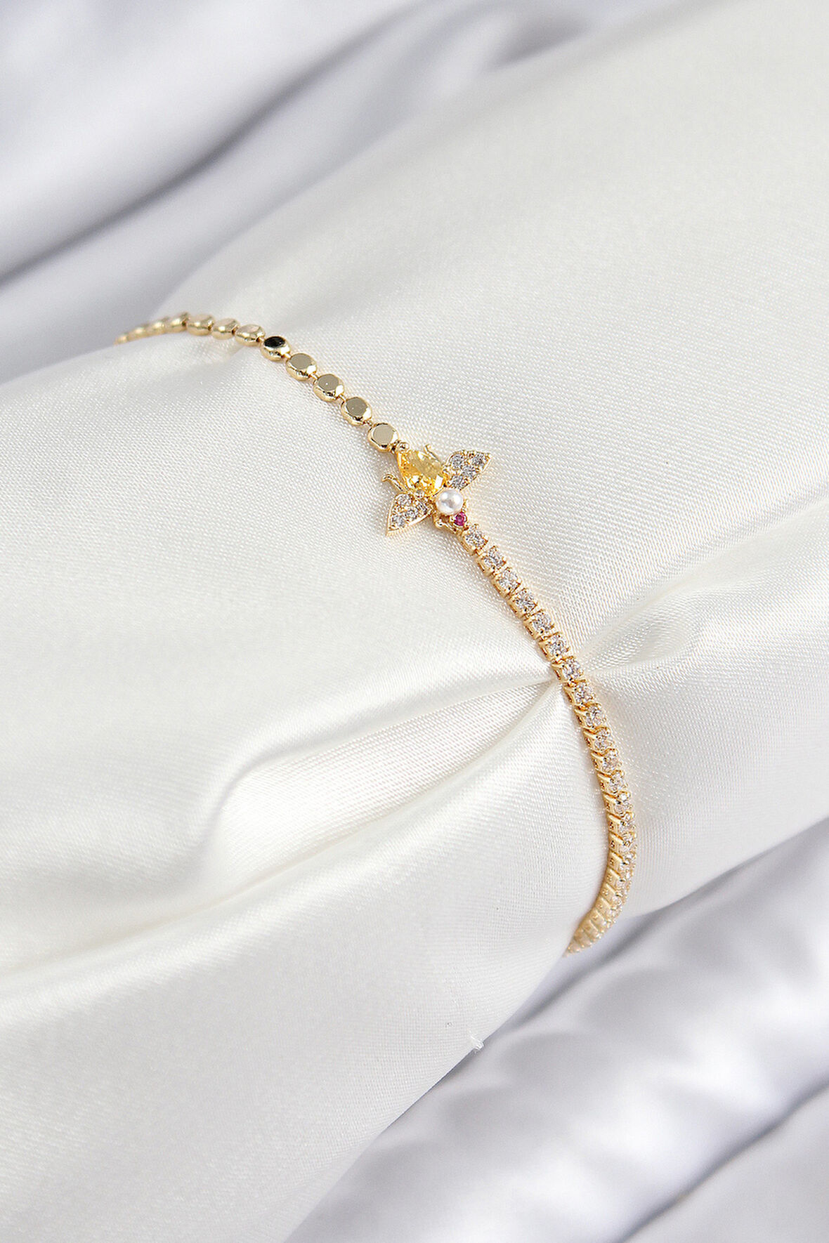 Pirinç Zirkon Taşlı Arı Model Ezme Zincir Gold Renk Kadın Bileklik - TJ-BB7595
