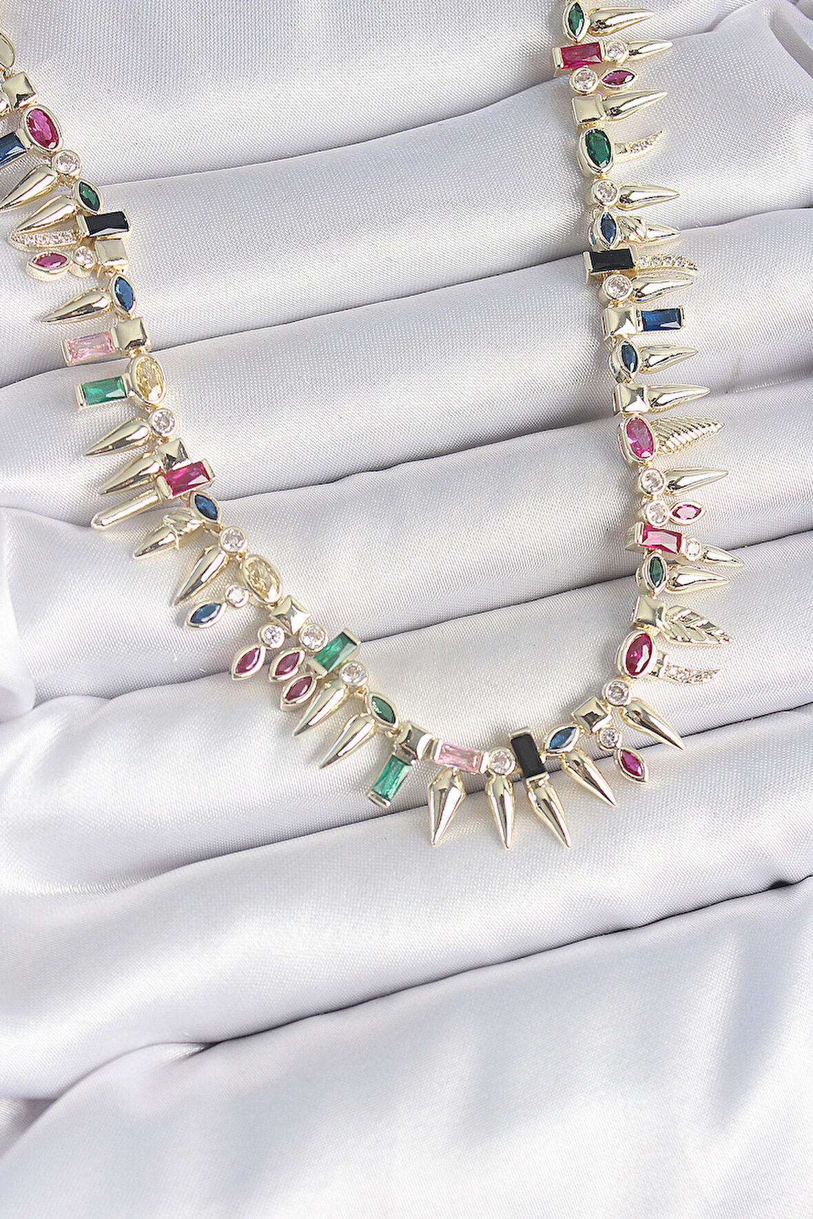 Pirinç Gold Renk Zirkon Taşlı Diken Model VIP Seri Kadın Kolye - TJ-BKO10203