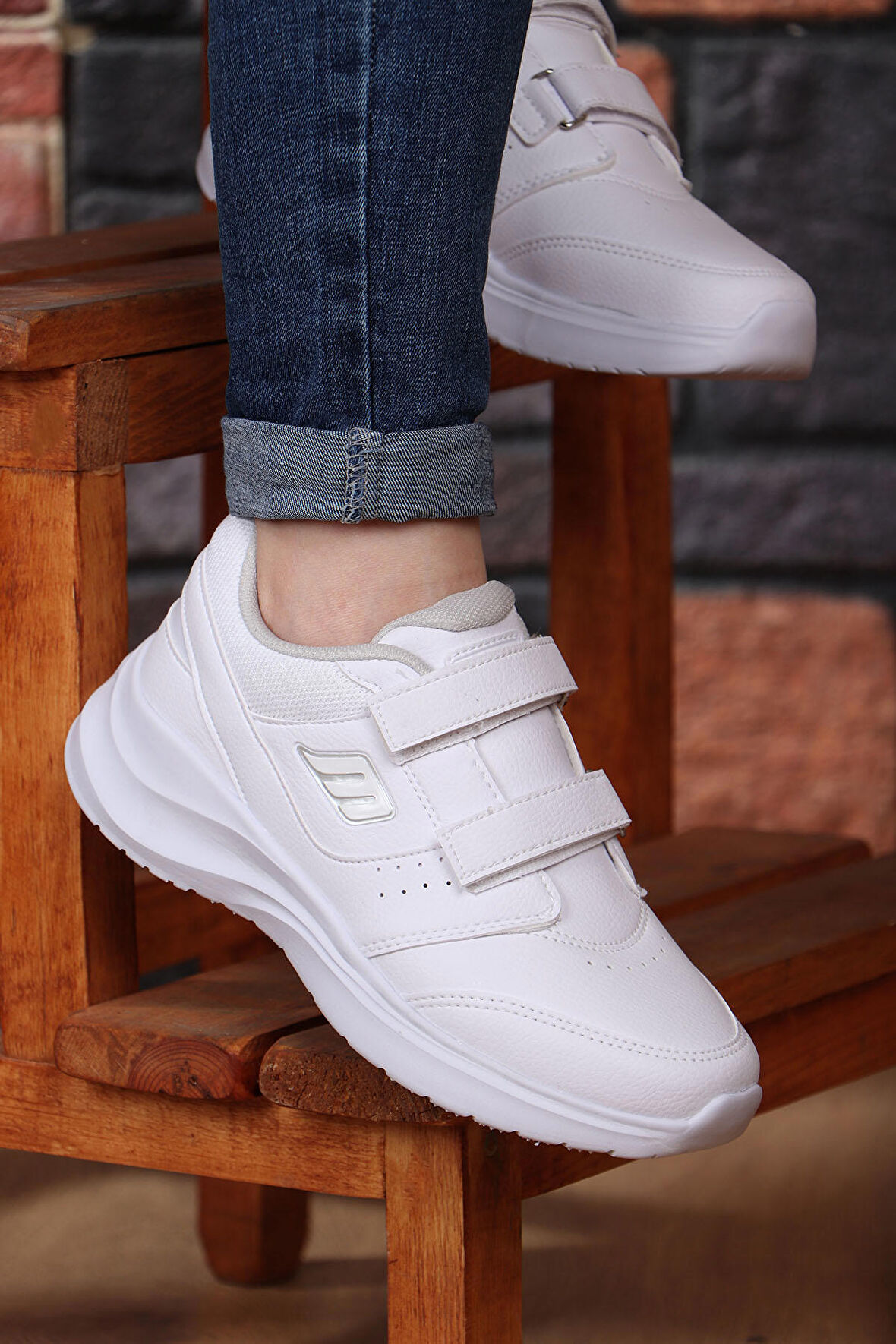 M.P. 232-1307 Comfort Taban Cırtlı Cilt Kadın Sneaker