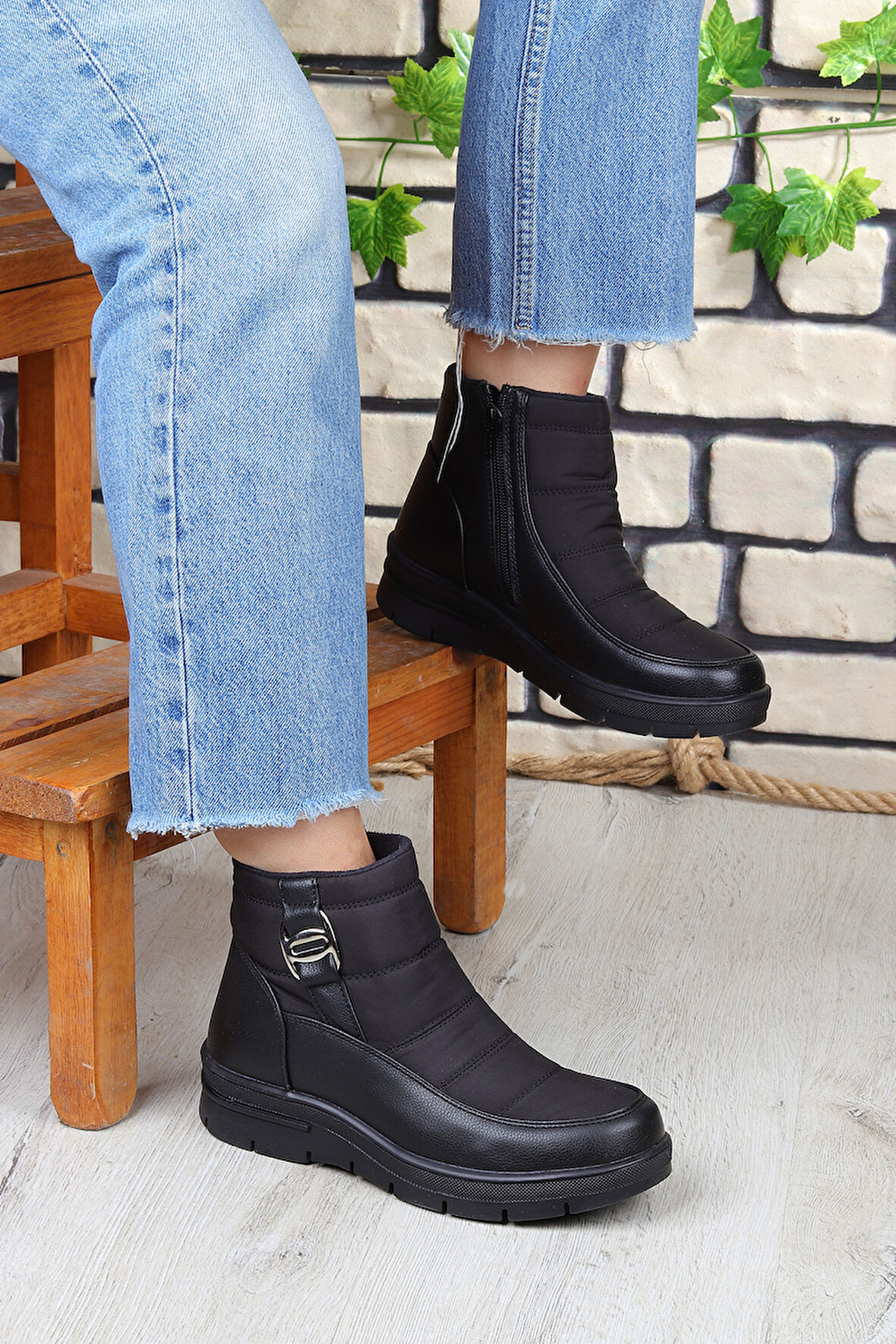 Polaris 163141 Rahat Taban Sıcak Astarlı Fermuarlı Kadın Bot