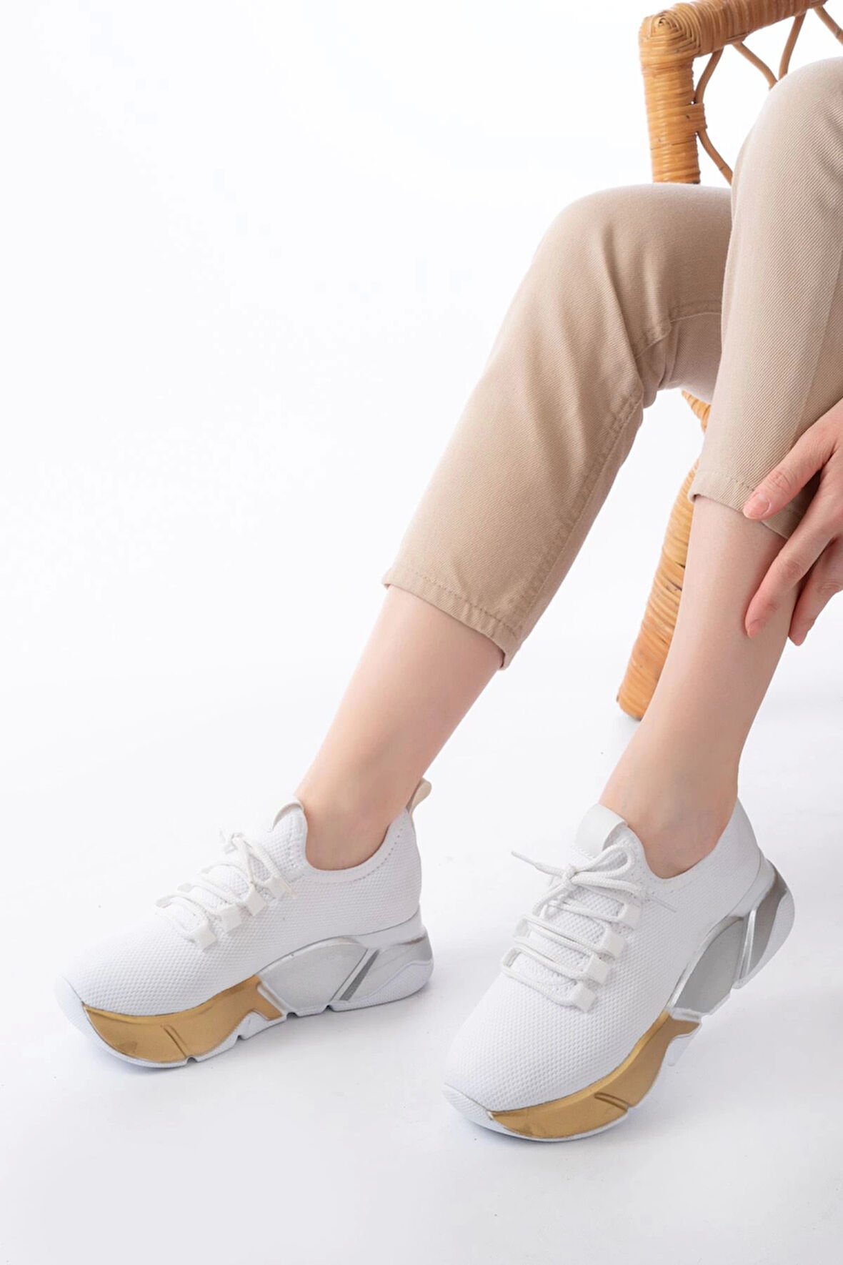 Rs-400  Beyaz Bağcıklı Fileli Renkli Taban Günlük Kadın Spor