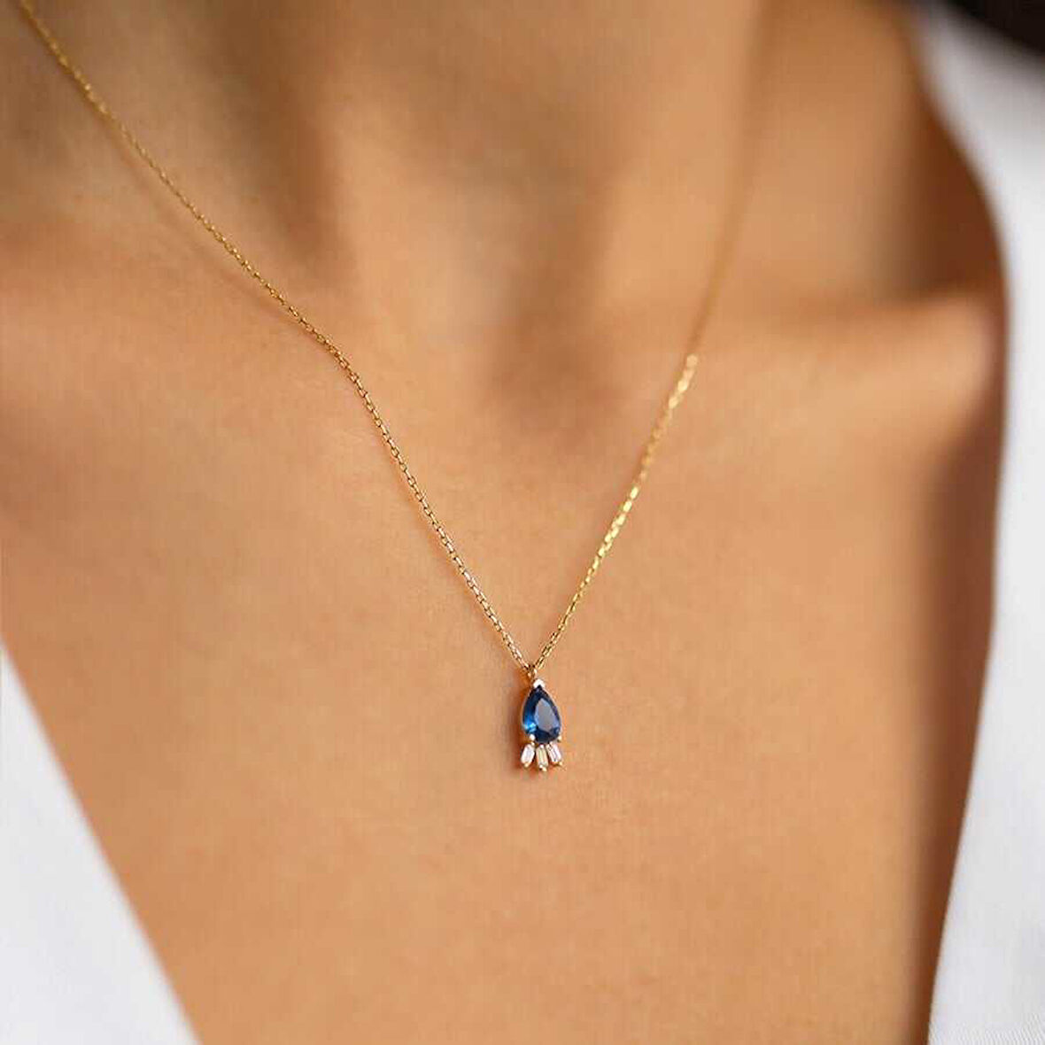 Mavi Taşlı Damla Kolye