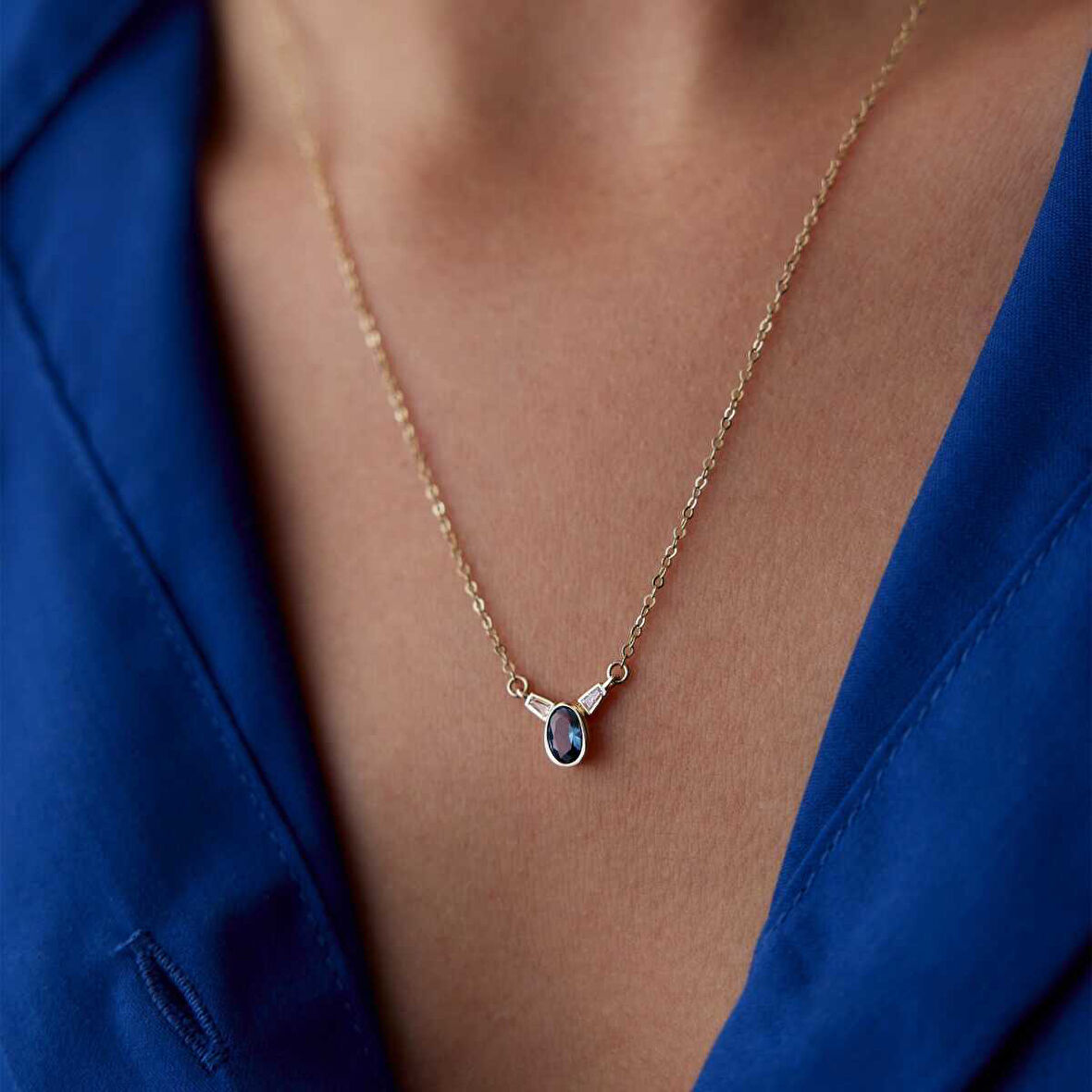 Mavi Taşlı Bagetli Kolye