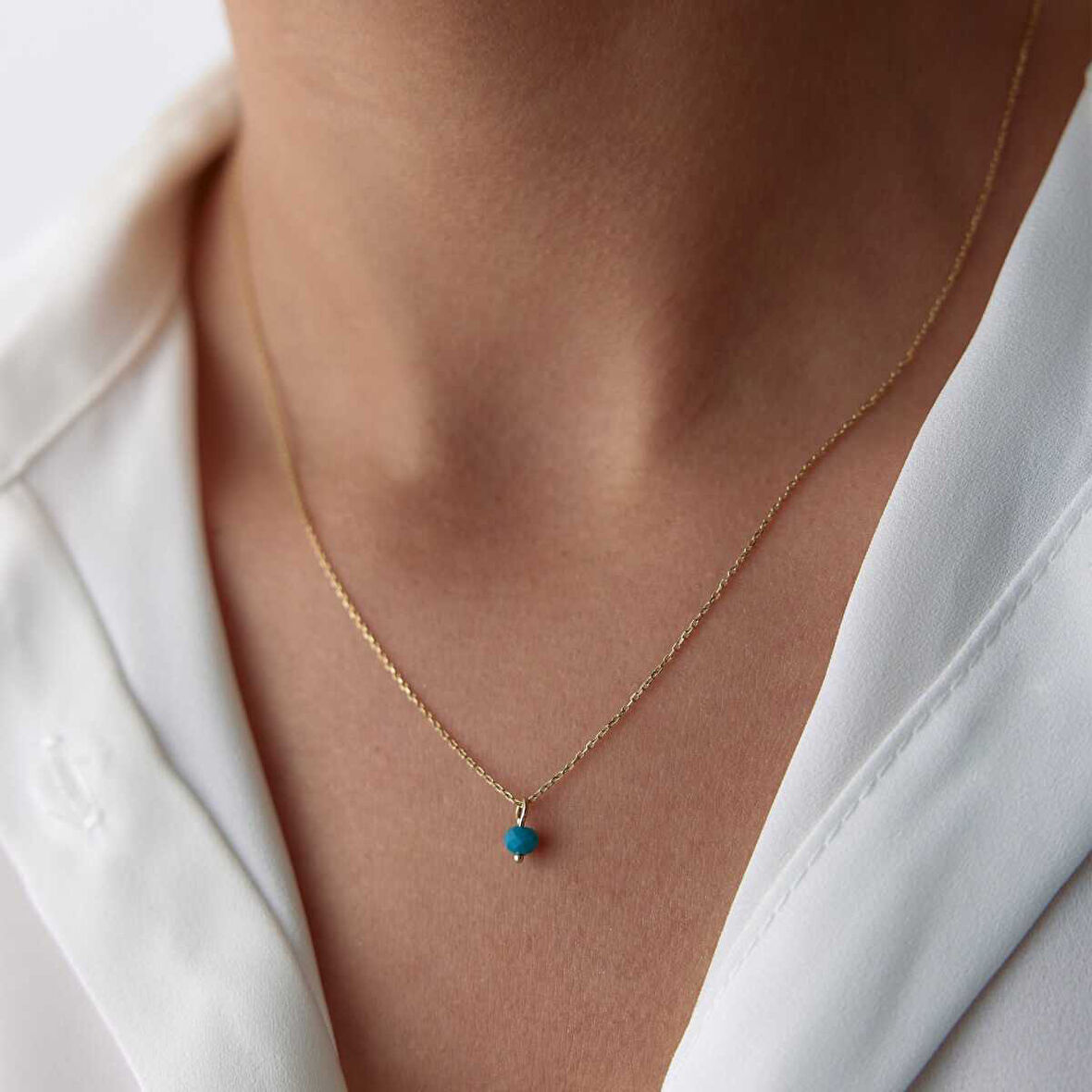 Yuvarlak Mavi Opal Taşlı Kolye