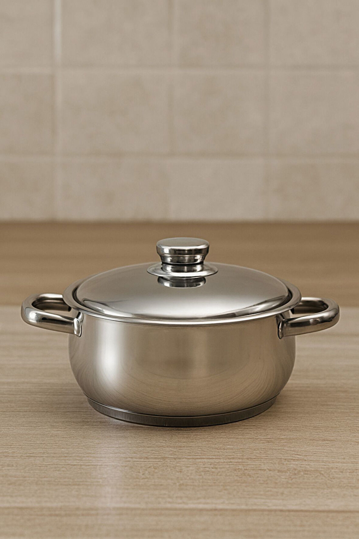 Gülsan Paslanmaz Çelik Kapaklı 18 CM Tencere– 18/10 Cr-Ni, İndüksiyon Uyumlu