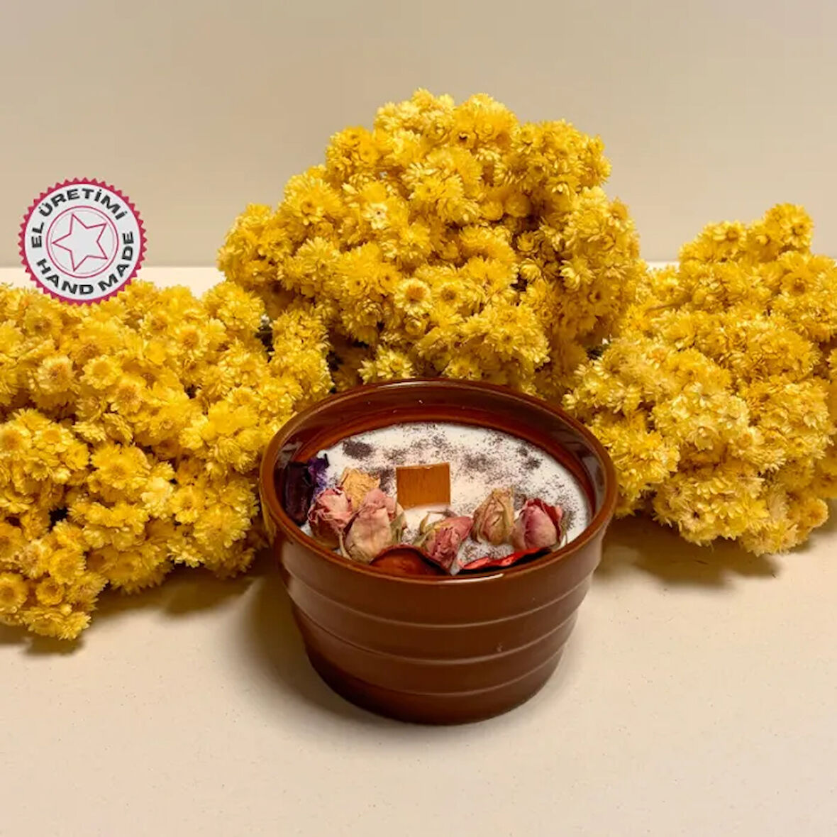Uretti - Zekiye 1389 - El Yapımı Gül Tomurcuklu Ahşap Fitilli Kokulu Soya Mum 9cm - Beyaz