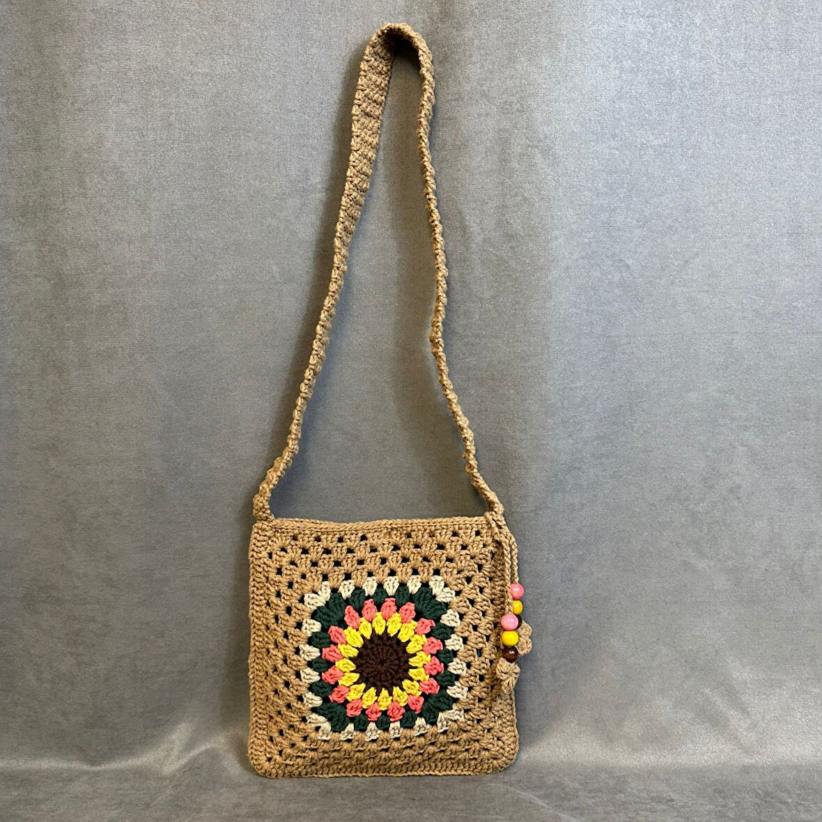 Uretti - Emine 9106 El Örgüsü Ahşap Boncuk Detaylı Mandala Model Omuz Çantası